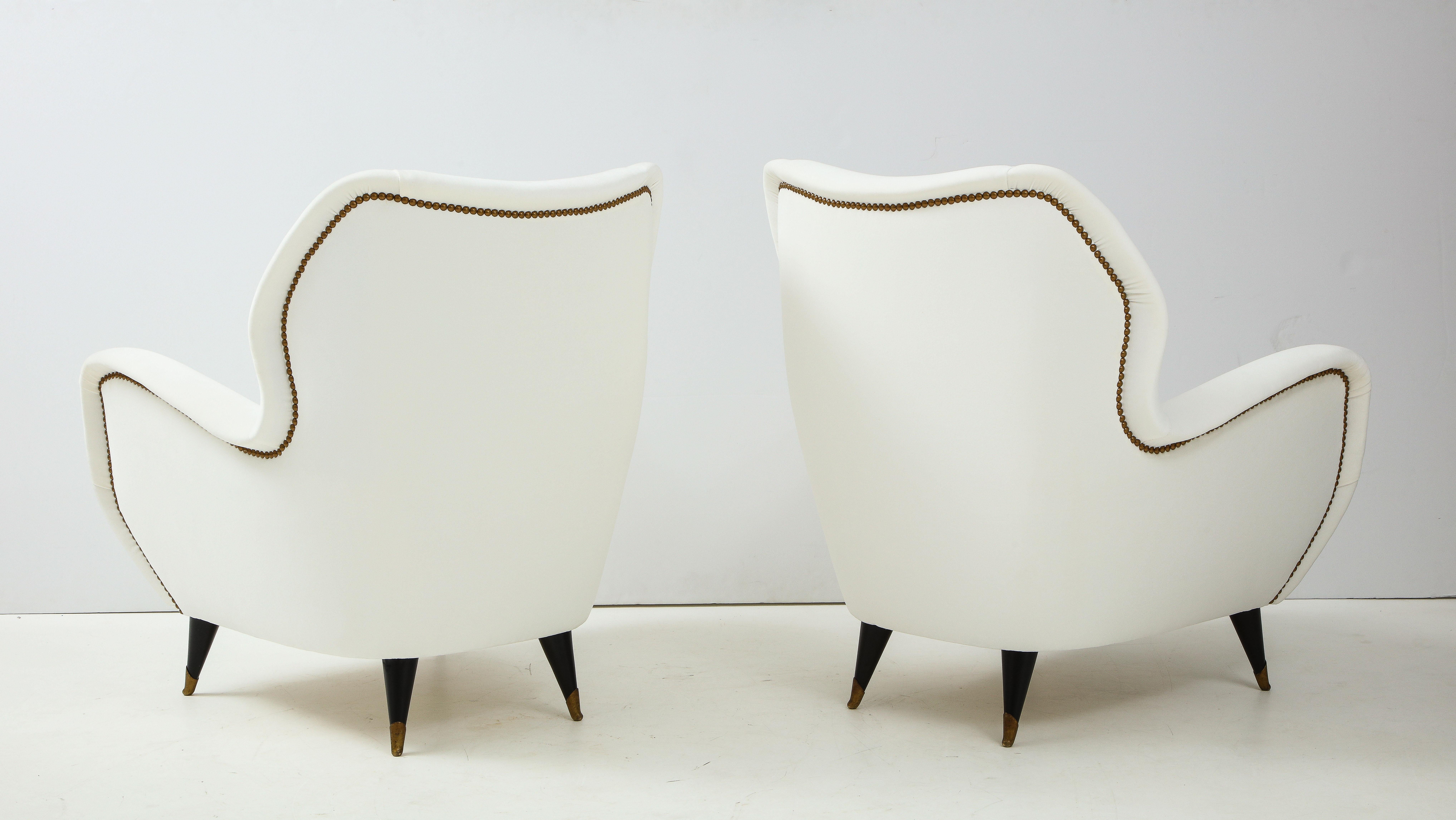 Mid-20th Century Pair of Sculptural Italian Vintage Lounge Chairs, Attributed to Gio Ponti For Sale