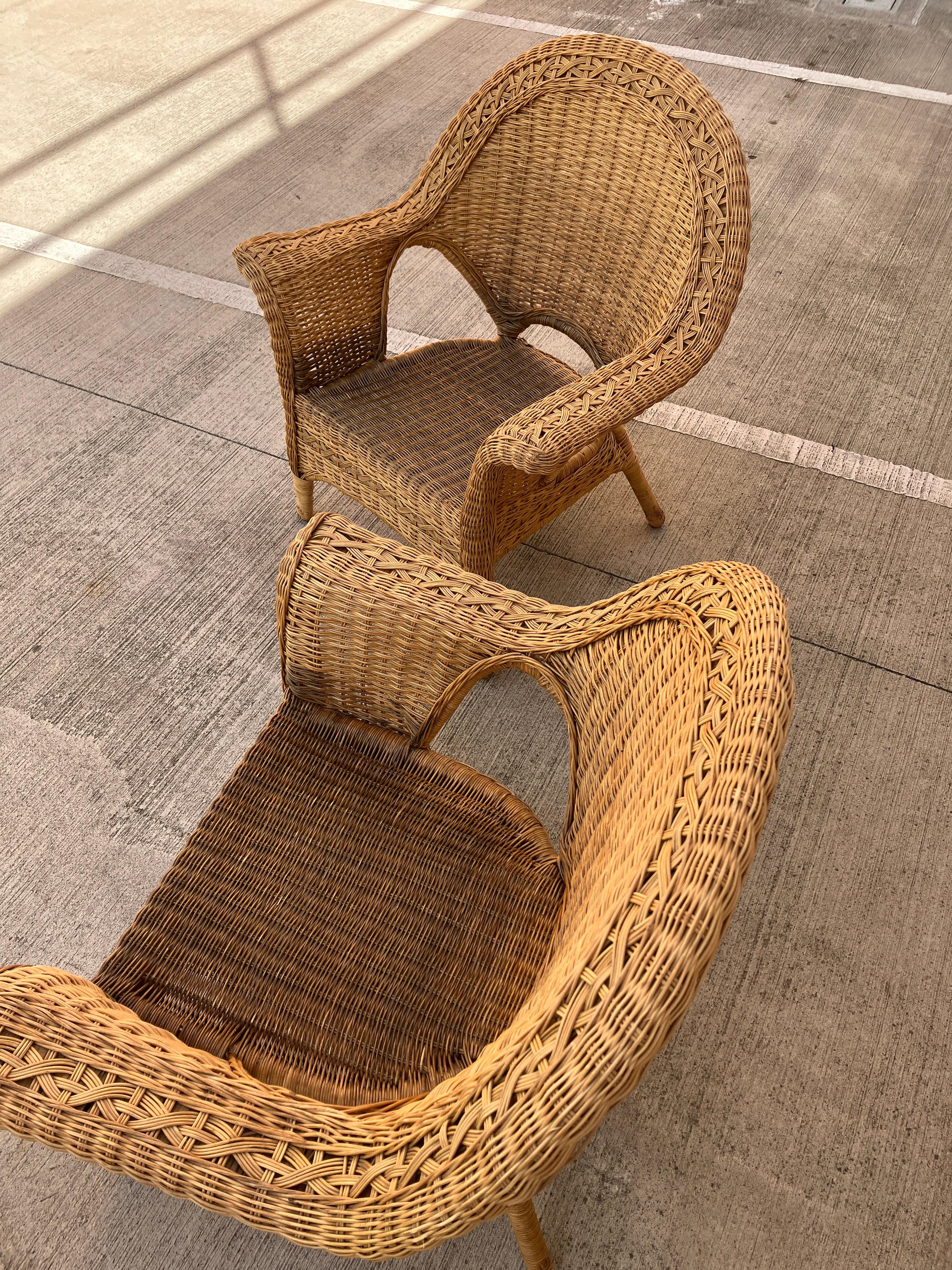 Woven Pair of sculptural large wicker armchairs in rattan 20th century For Sale