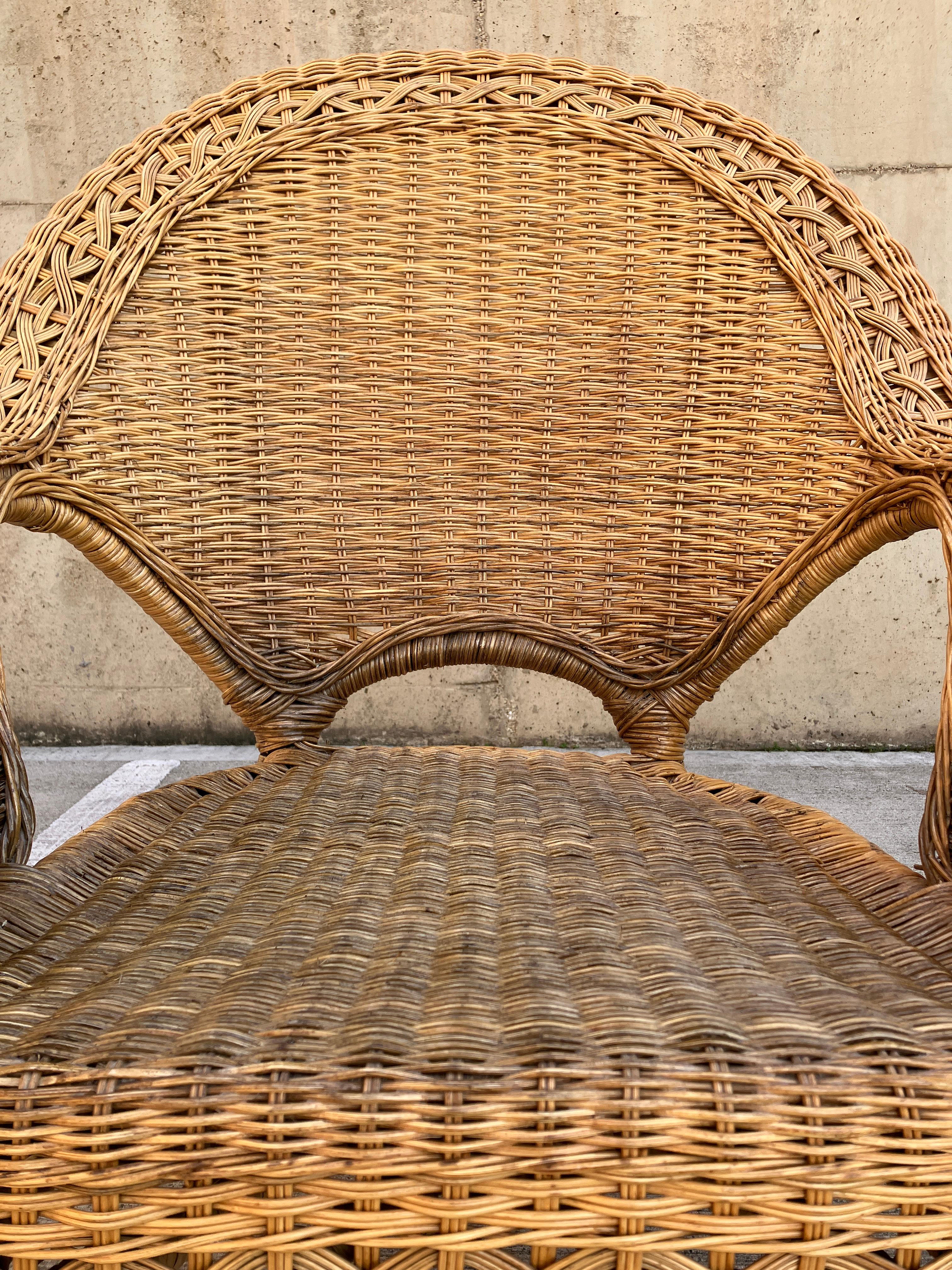 Cane Pair of sculptural large wicker armchairs in rattan 20th century For Sale