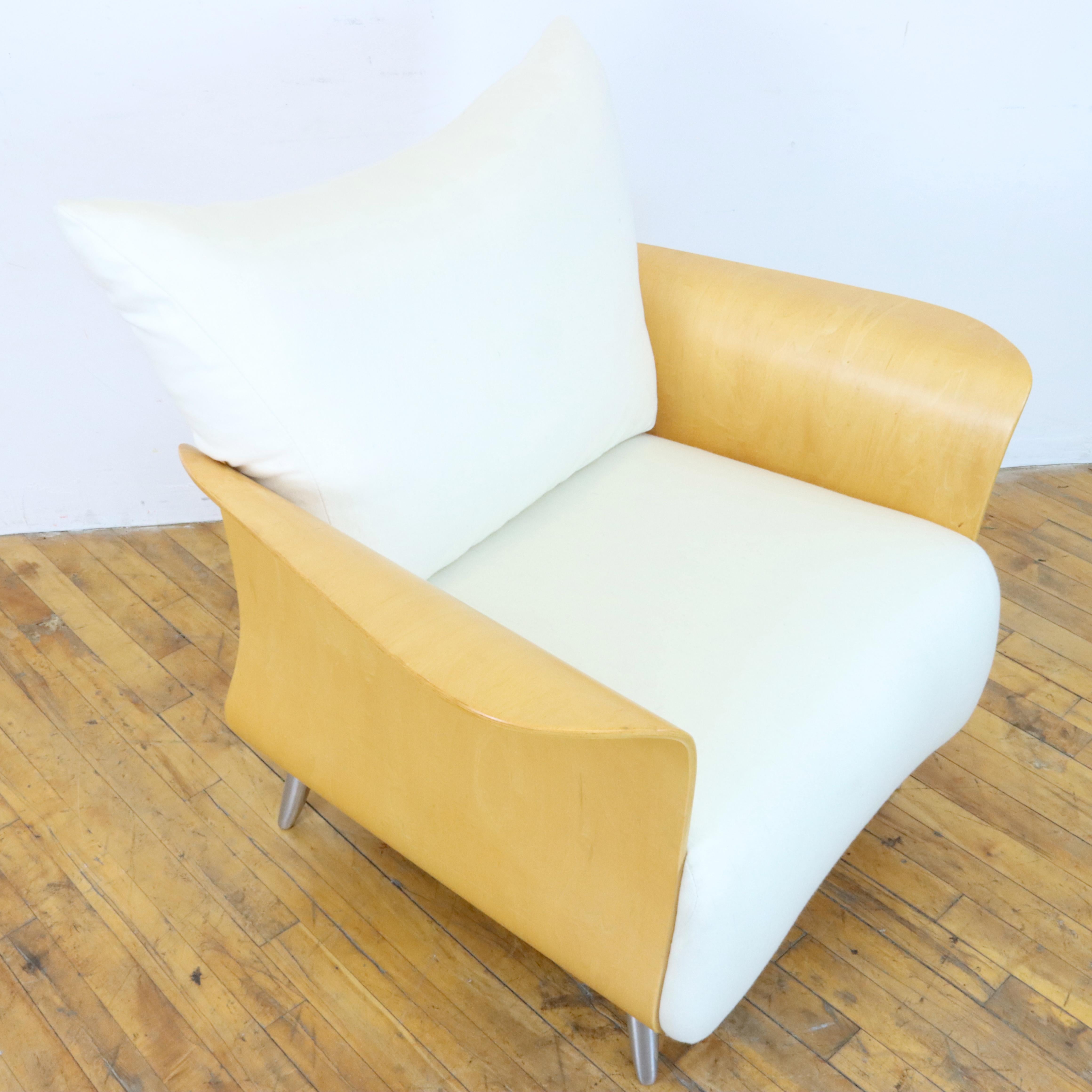 Pair of Sculptural Lounge Chairs by Keilhauer For Sale 3