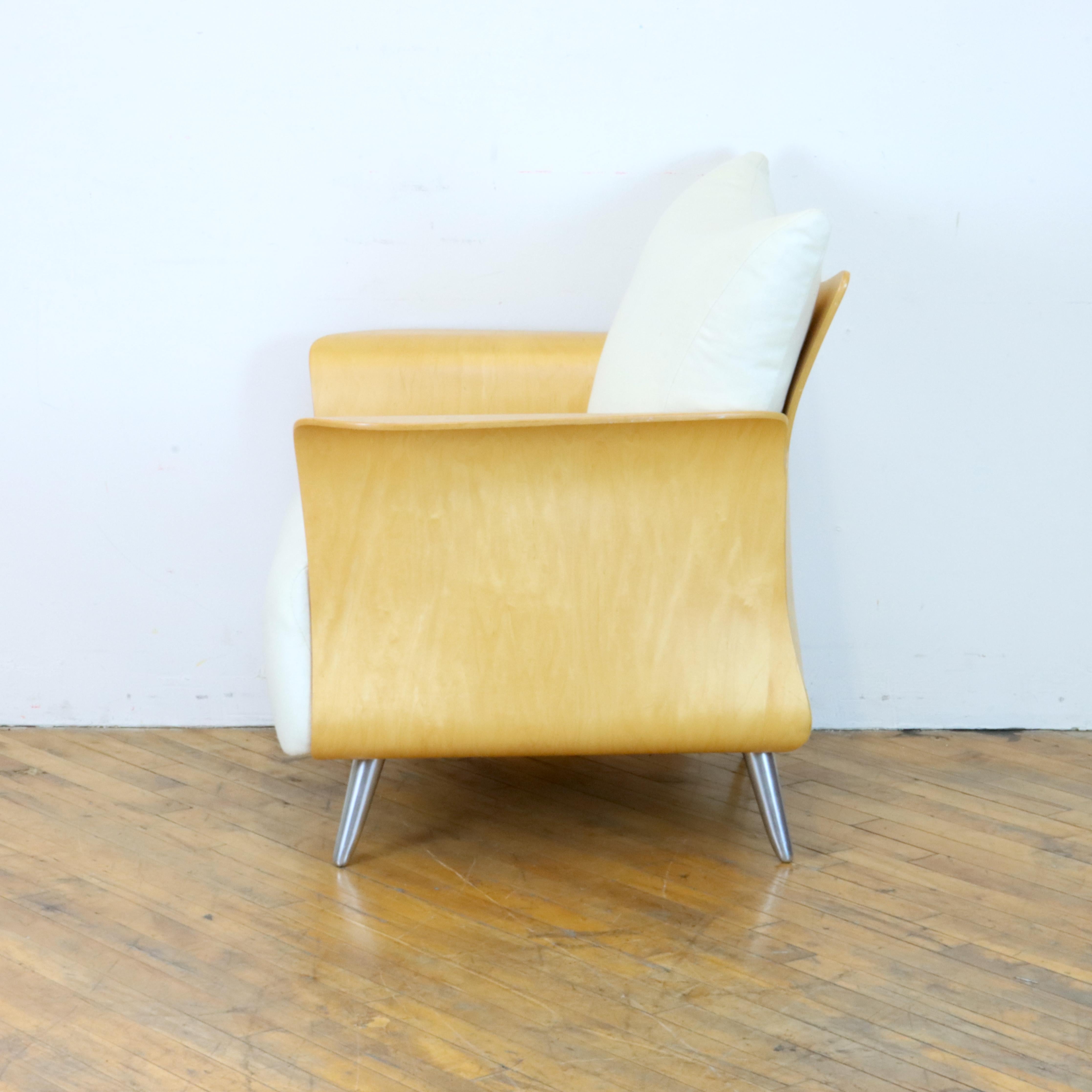 Late 20th Century Pair of Sculptural Lounge Chairs by Keilhauer For Sale