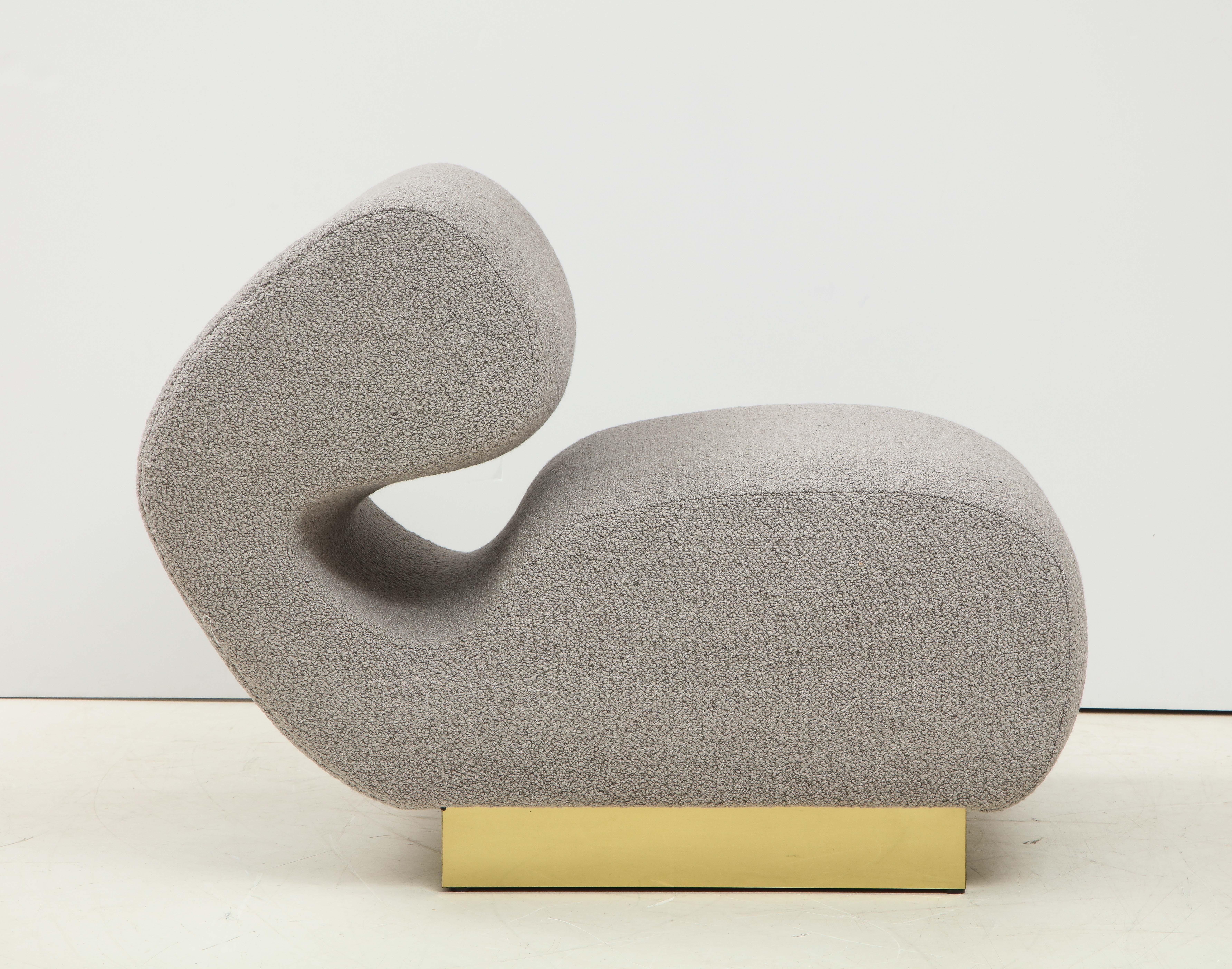 Pair of Sculptural Lounge Chairs in Grey Bouclé Fabric and Brass Base, Italy 4