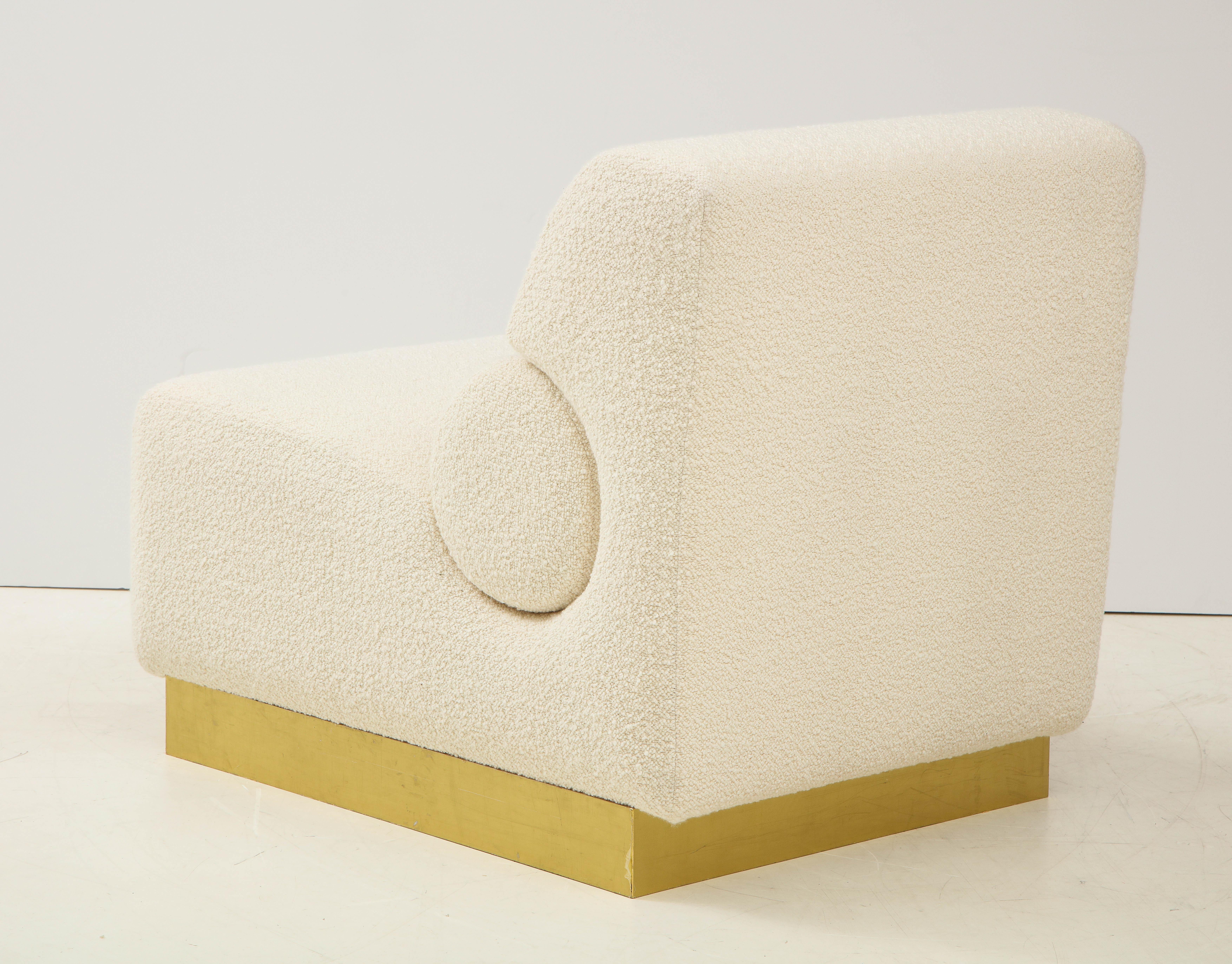 Pair of Sculptural Lounge Chairs in Ivory Boucle and Brass Base, Italy, New 2