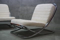 Pair of Sculptural Low Lounge Chairs in Polished Chrome and White Fabric, 1970s