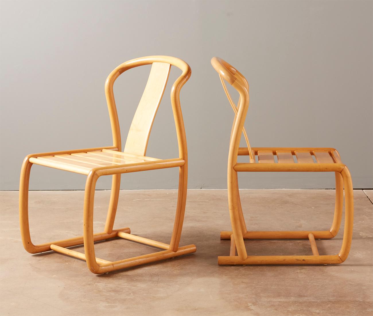 Postmoderne Paire de chaises sculpturales en érable par Tecno Sedia en vente