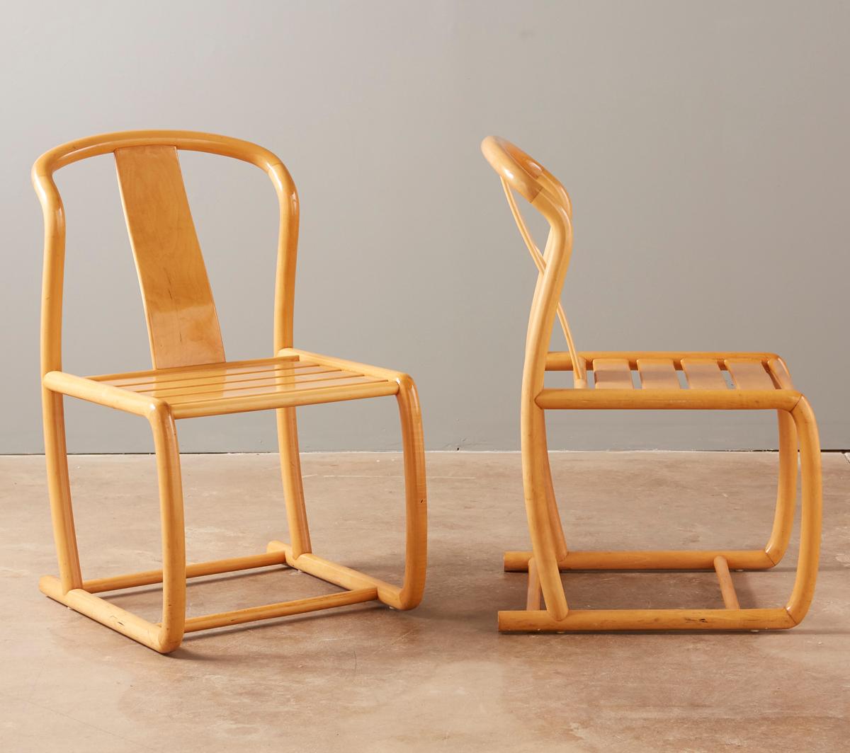 italien Paire de chaises sculpturales en érable par Tecno Sedia en vente