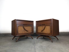 Coppia di comodini scultorei del Mid Century Modern, anni '60 circa