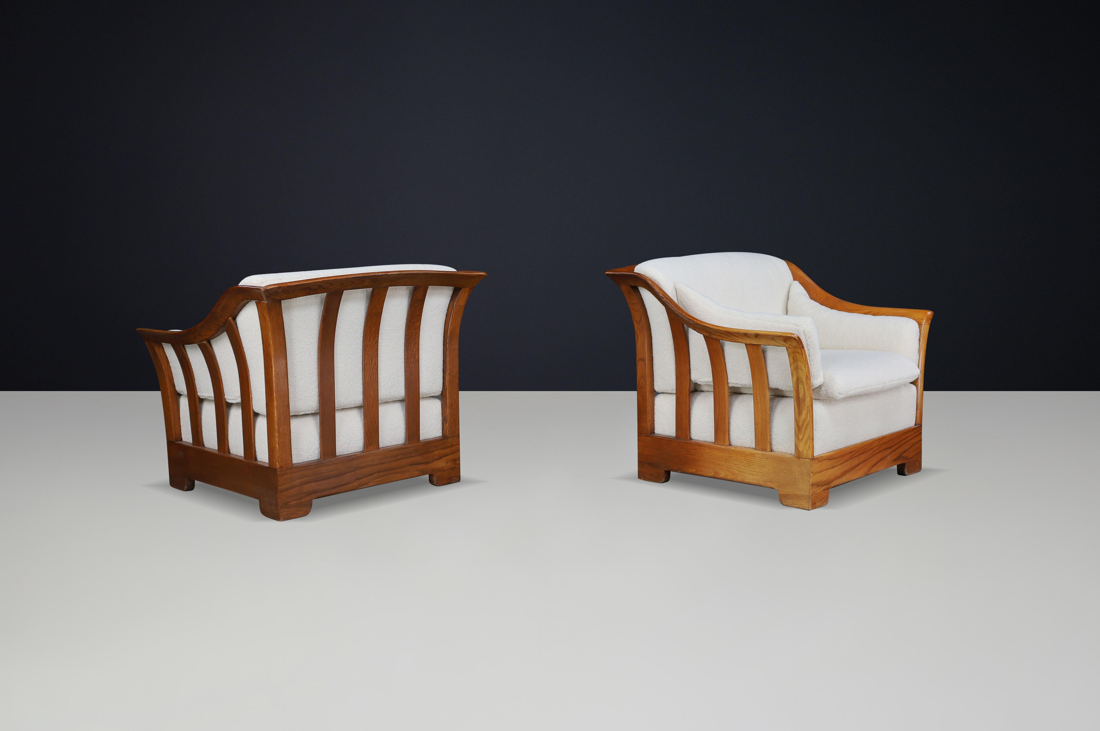 Pareja de Sillones Escultóricos Mobil Girgi XL en Bouclé Teddy, Italia, años 60 en Bueno estado para la venta en Almelo, NL