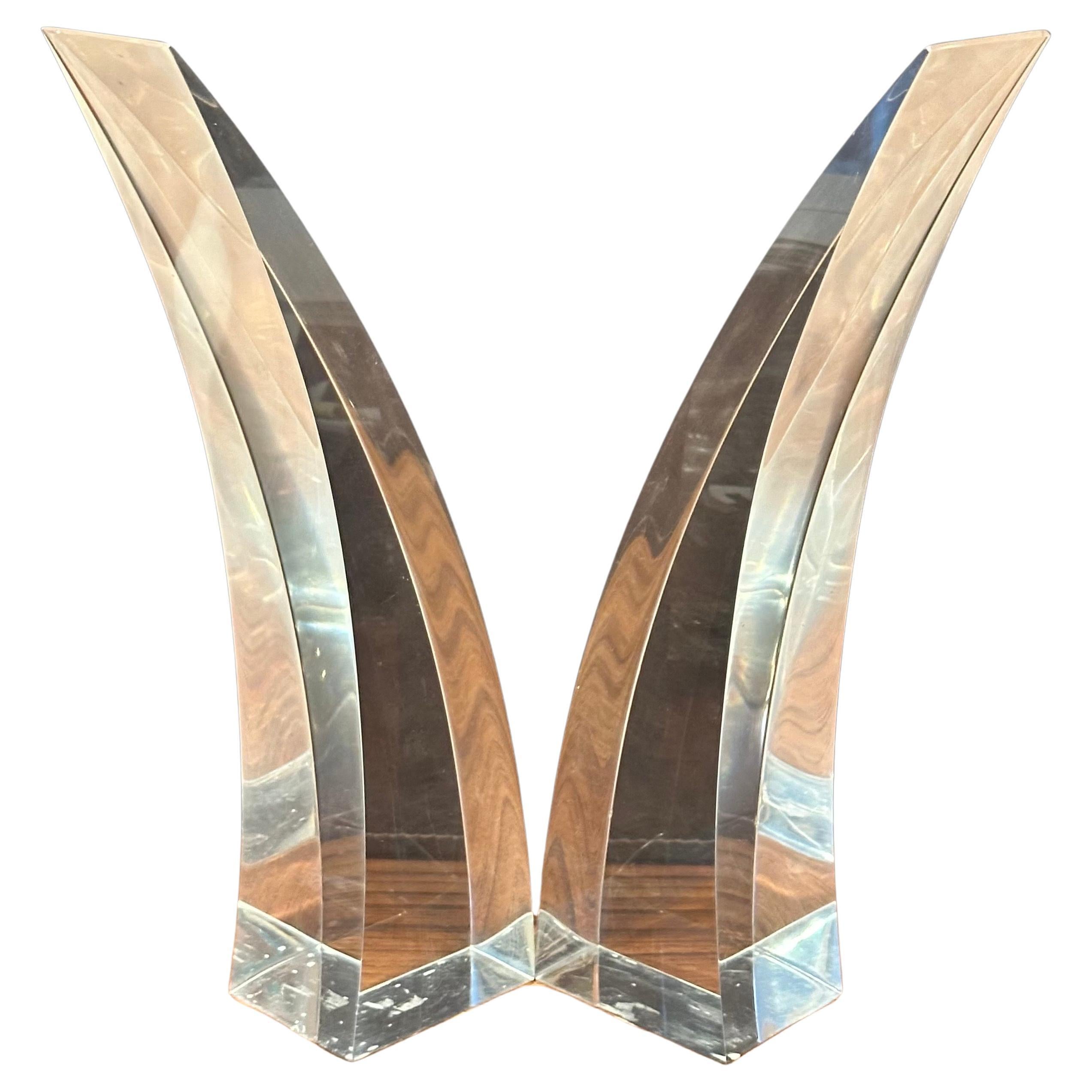 Pair of Sculptural Modern Lucite Horns For Sale 5