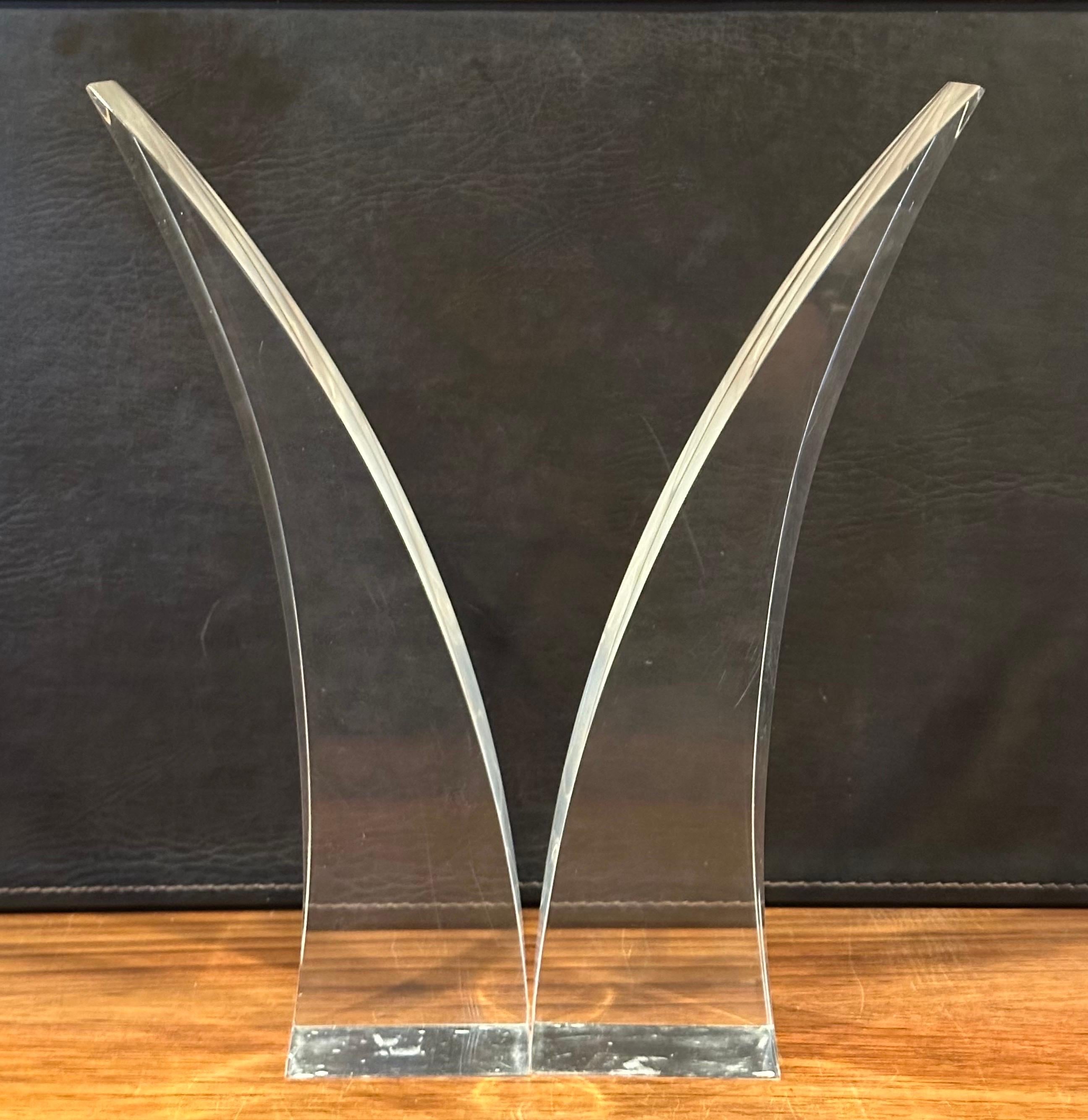 Pair of Sculptural Modern Lucite Horns For Sale 3