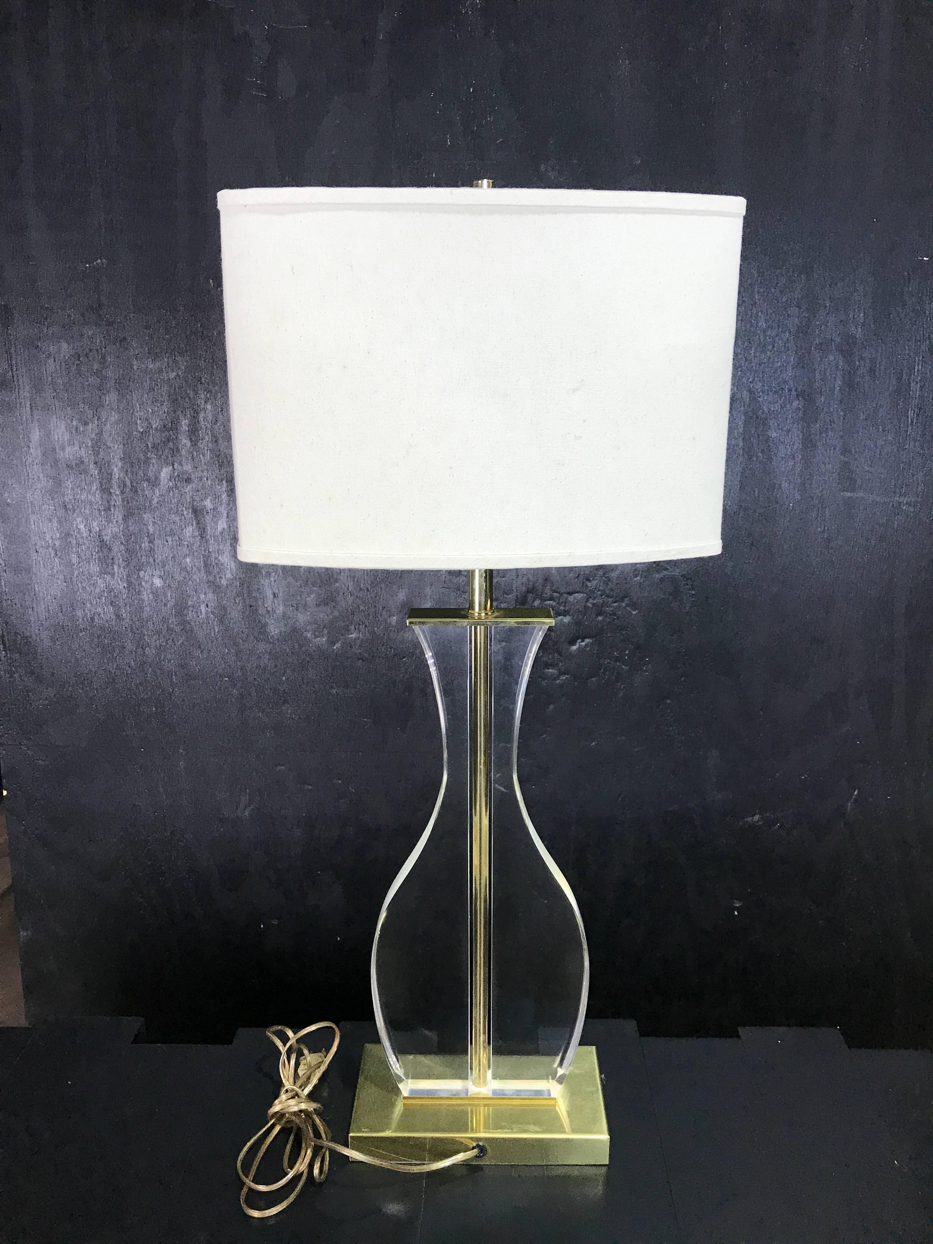 Mid-Century Modern Pair of Sculptural Motif Brass and Lucite Table Lamps