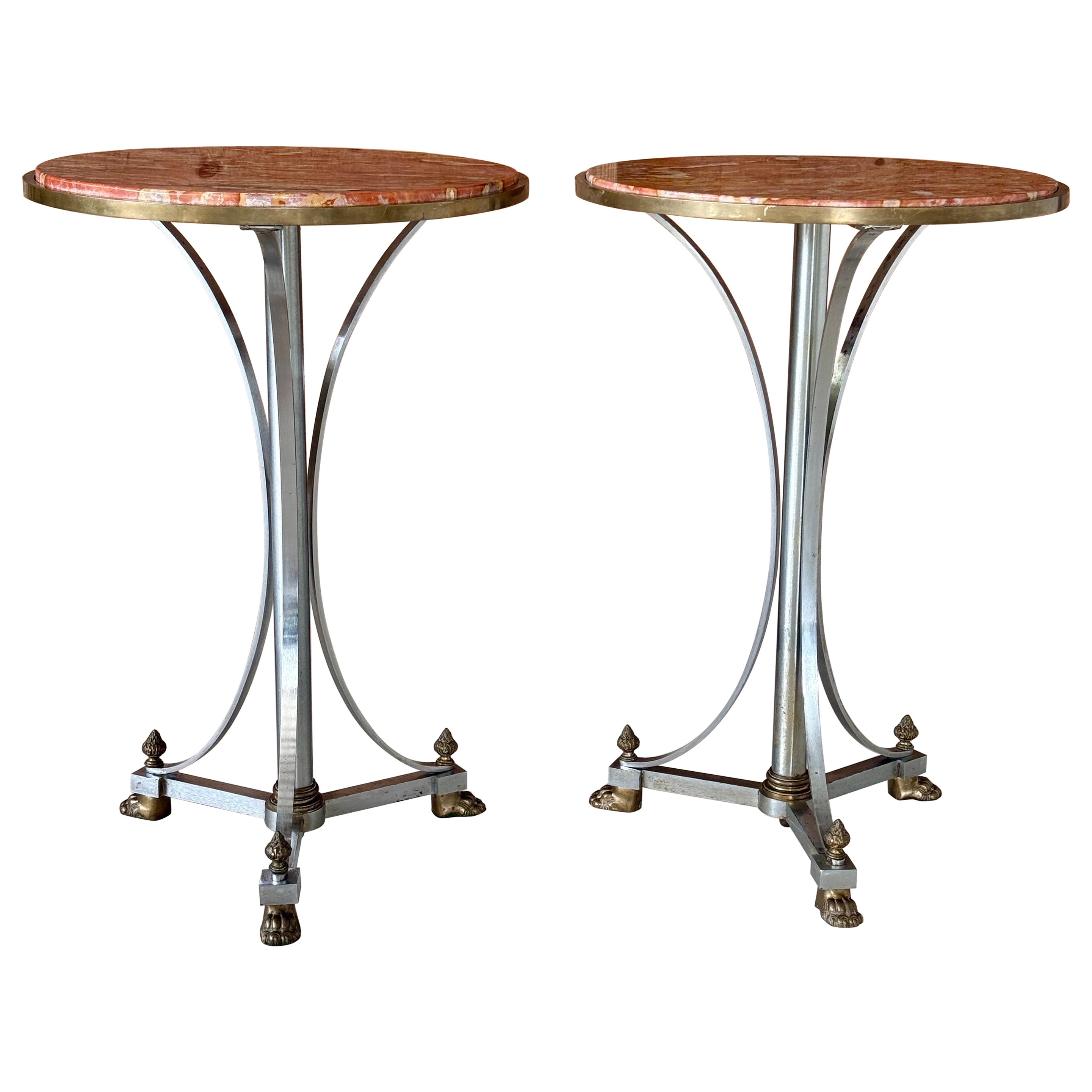 Pair of Sculptural Neoclassical Marble-Top Pedestal Tables With Brass Paw Feet en venta