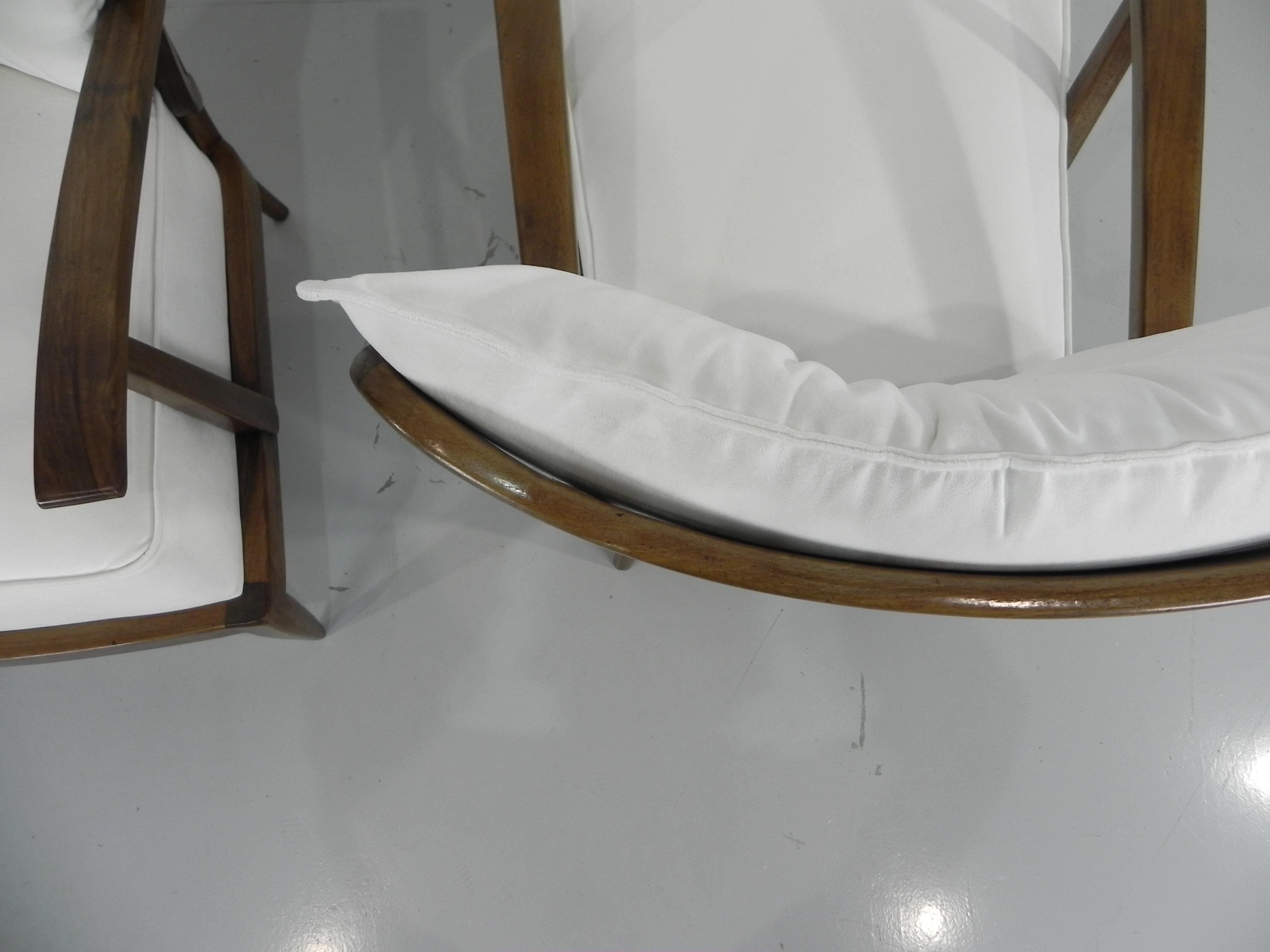Paar skulpturale Paolo Buffa-Sessel aus der italienischen Mitte des Jahrhunderts im Angebot 6