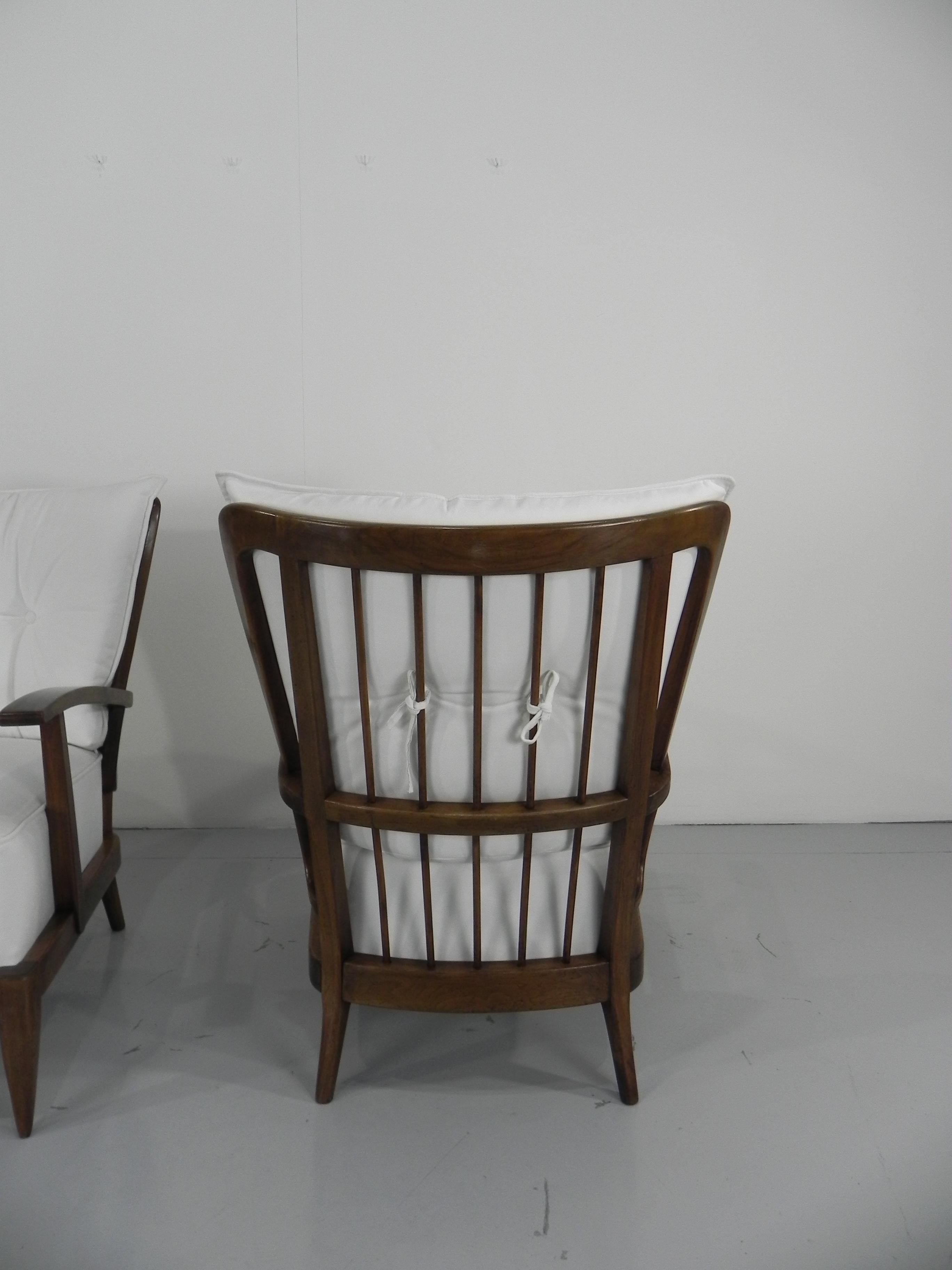 Paar skulpturale Paolo Buffa-Sessel aus der italienischen Mitte des Jahrhunderts im Angebot 2