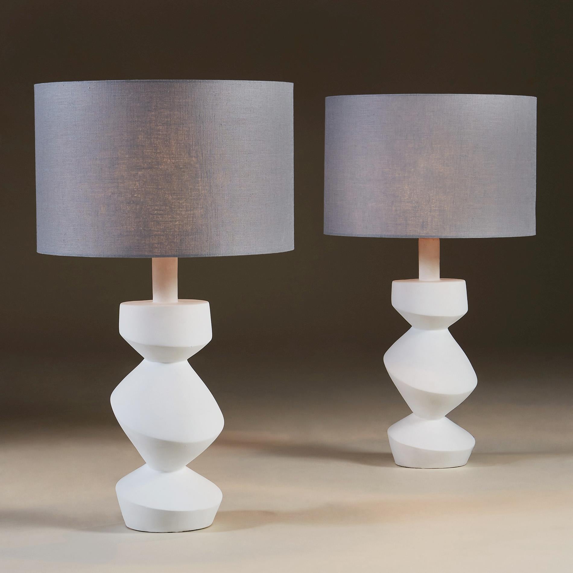 Art Deco Pair of Sculptural 'Savoy' White Plaster Table Lamps For Sale