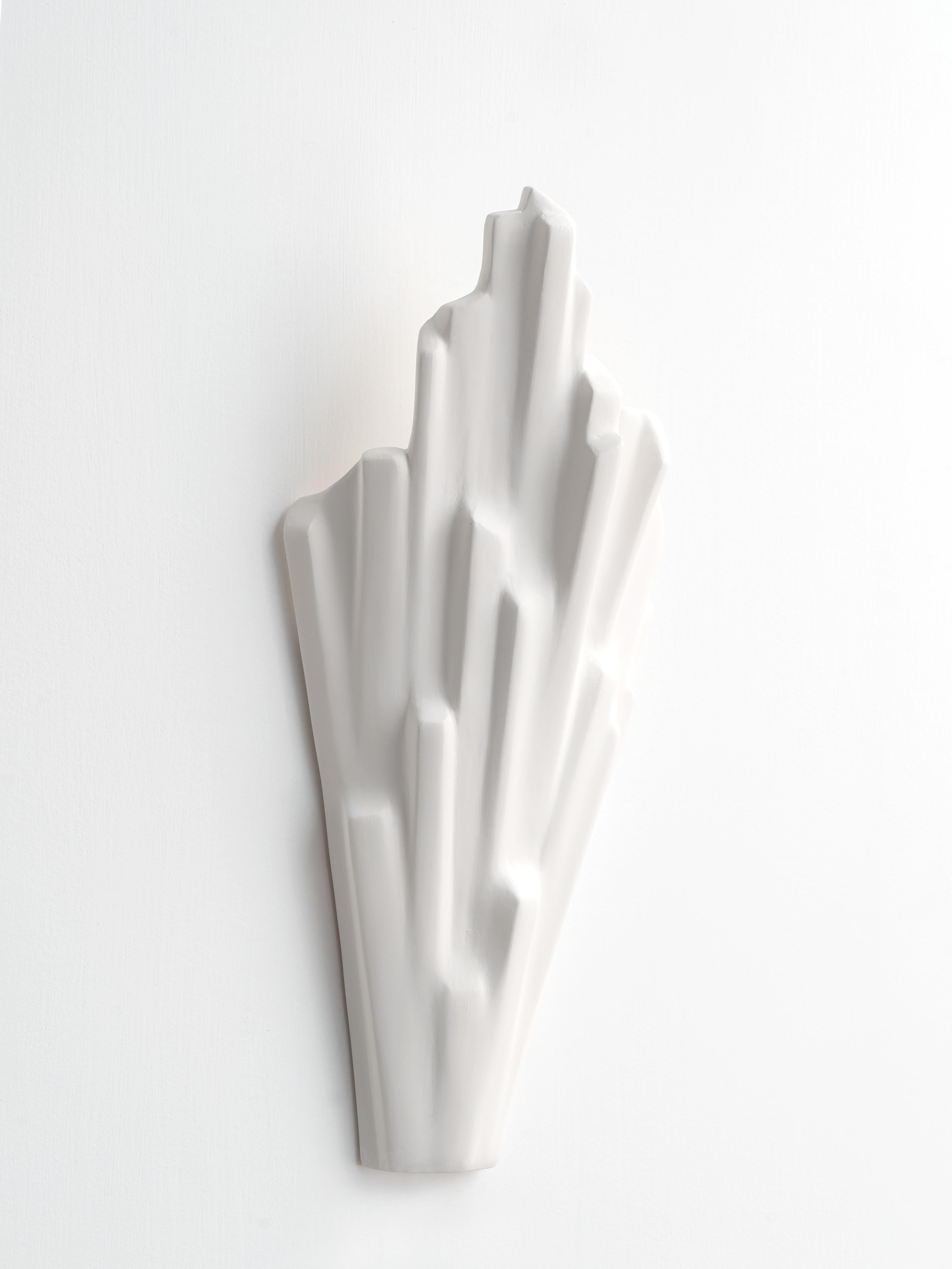 XXI secolo e contemporaneo Coppia di applique scultoree 'Sinan', luci da parete in gesso di Benediko in vendita