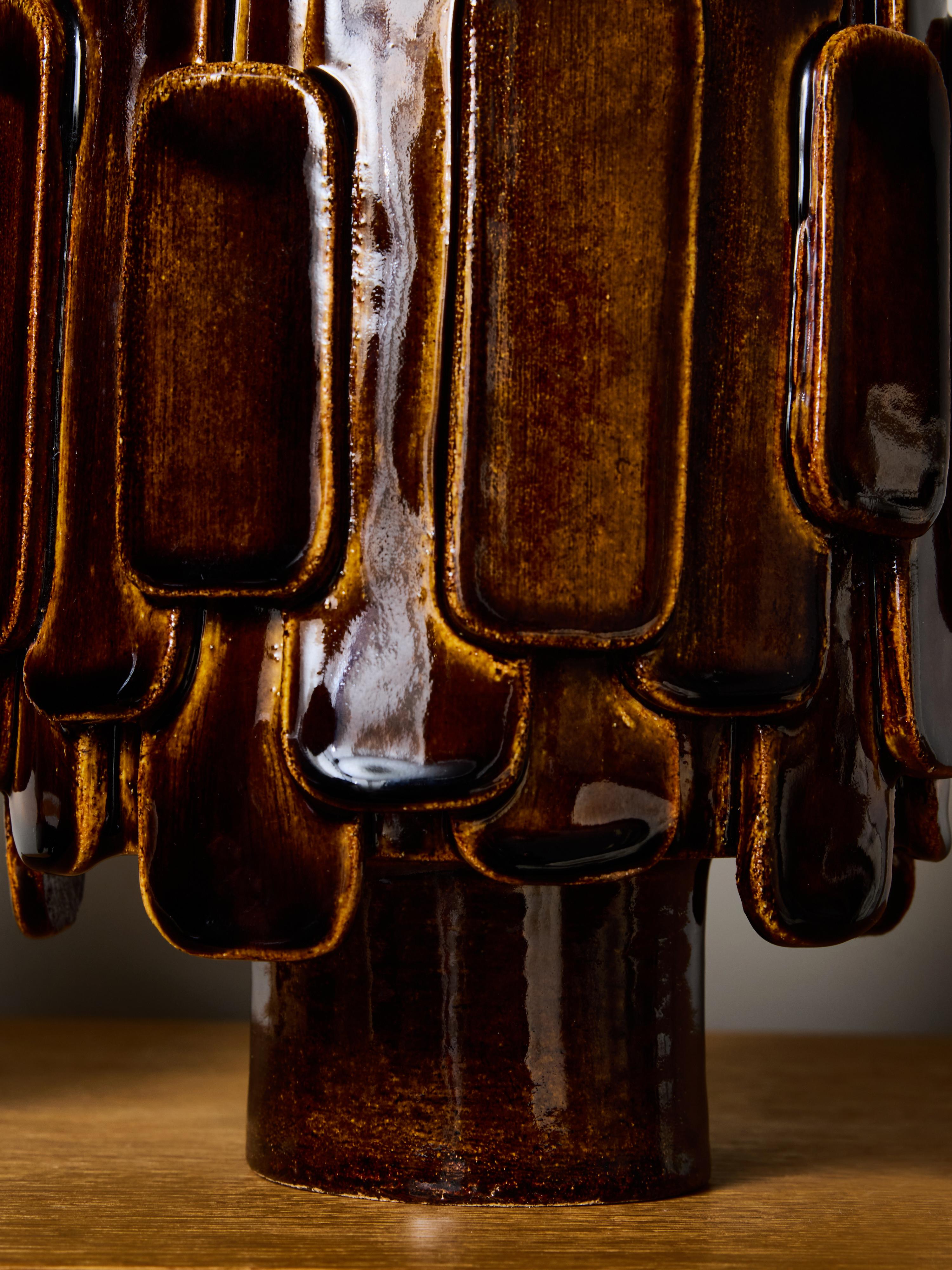 Pareja de lámparas de sobremesa escultóricas de cerámica 