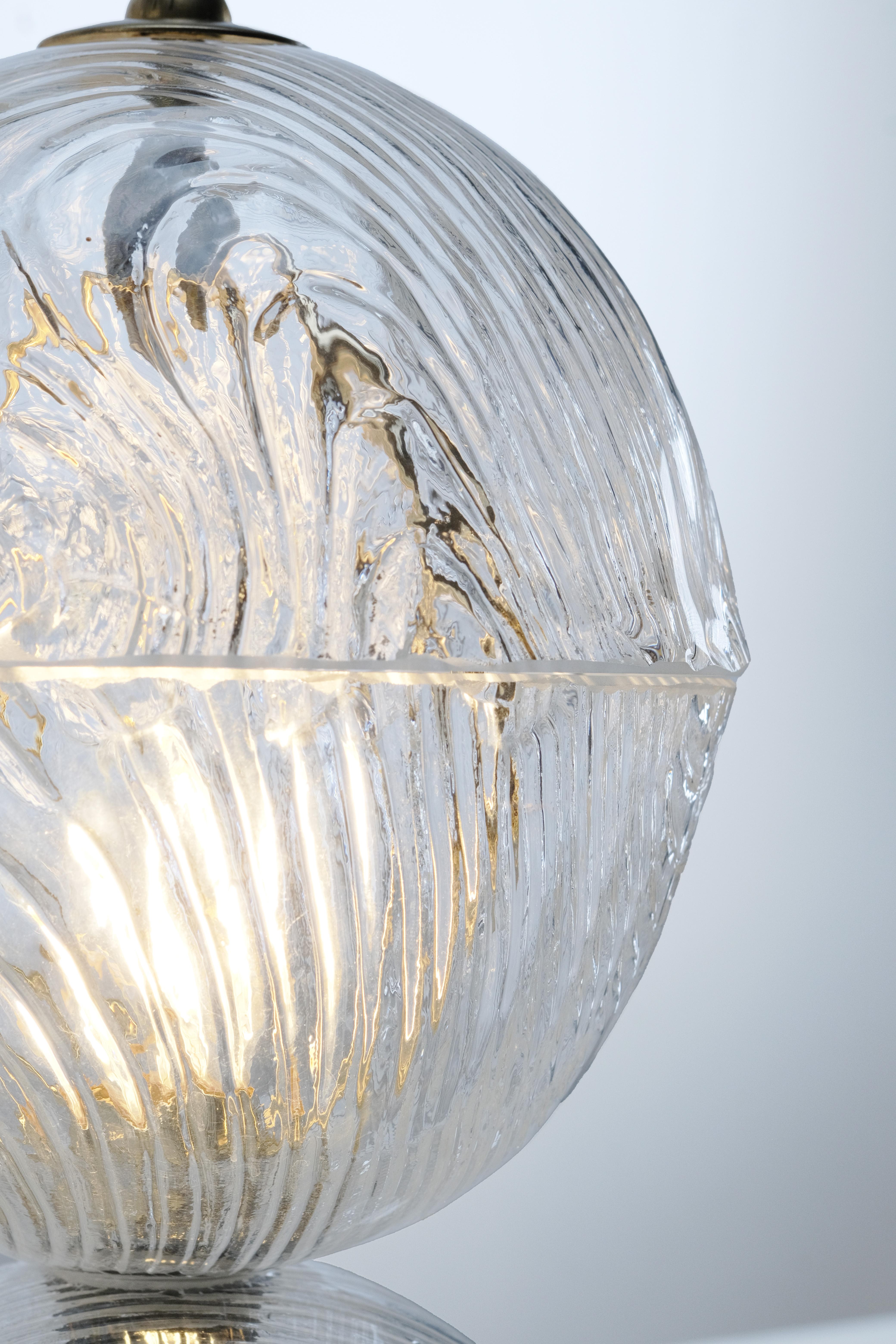 20th Century Pair of Sculptural Swirled Clear Murano Glass Table Lamps, Italy, 1970s For Sale