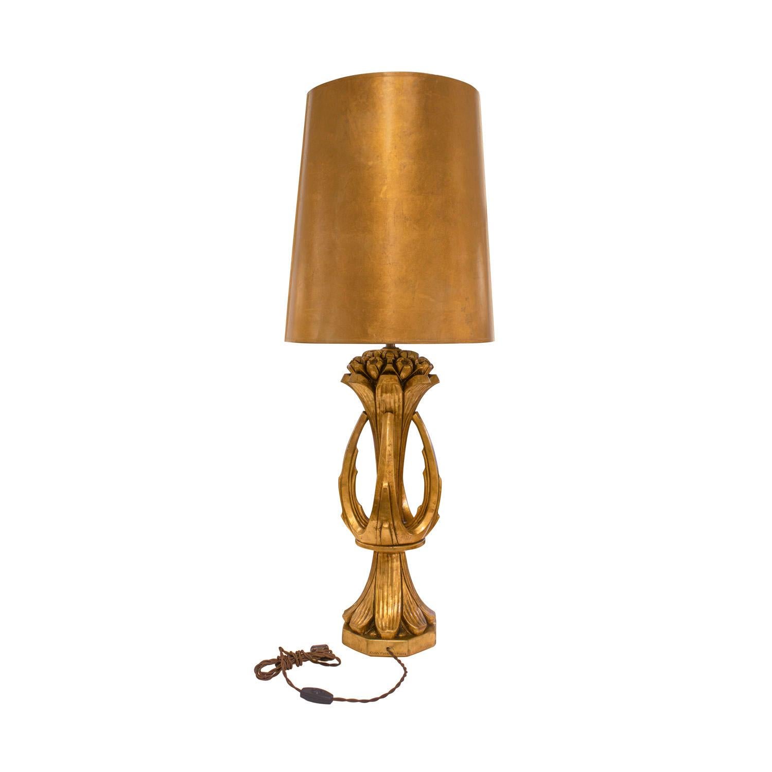 Mid-Century Modern Paire de lampes de table sculpturales en plâtre doré avec abat-jour en feuilles d'or 1971 en vente