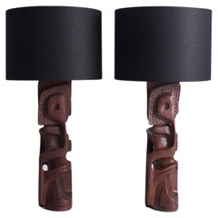Pair of sculptural table lamps in Padouk wood by Gianni Pinna, 1970s