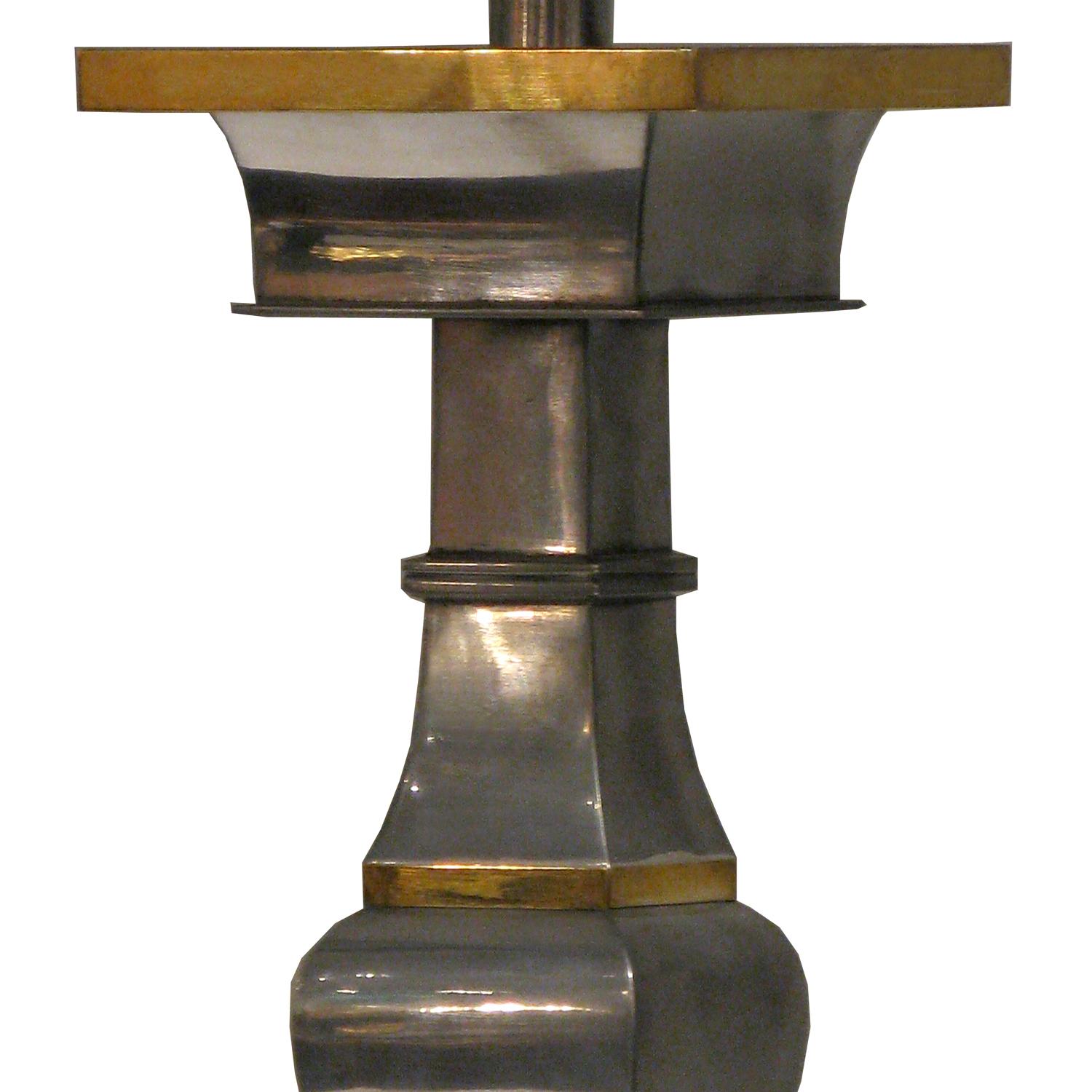Mid-Century Modern Paire de lampes de table sculpturales en étain et laiton:: années 1960 en vente