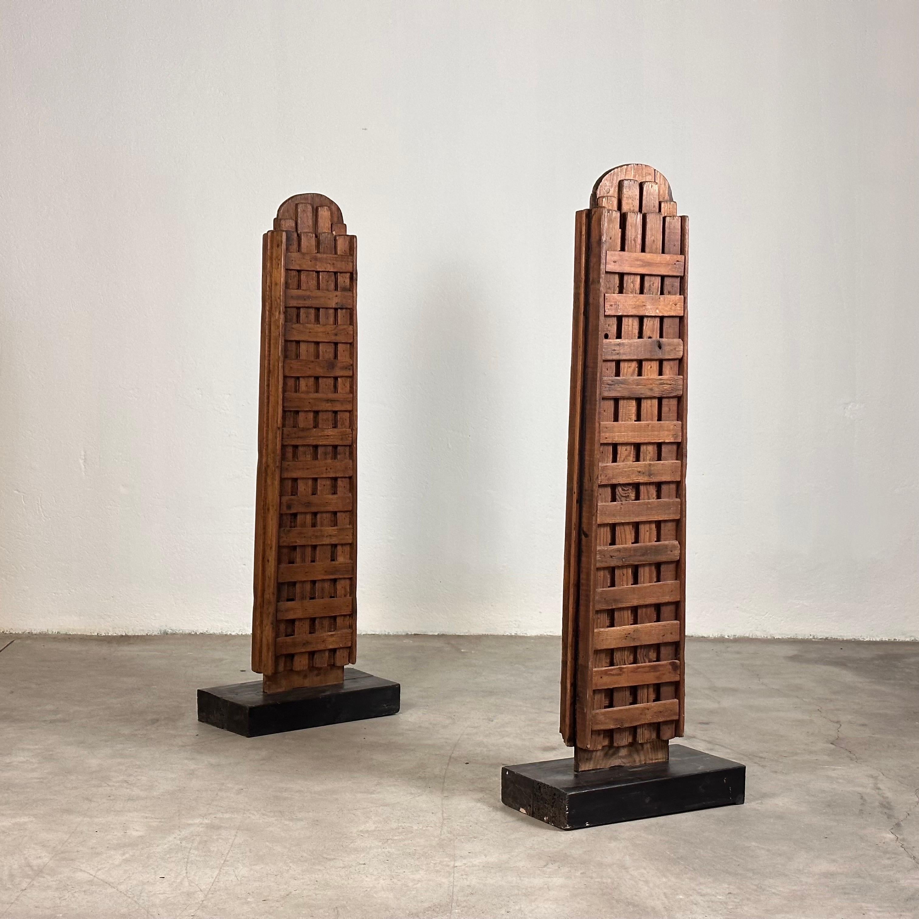 Mid-Century Modern Pair of Sculptural Totem in Walnut by Aldo Guarnieri, 1970s For Sale