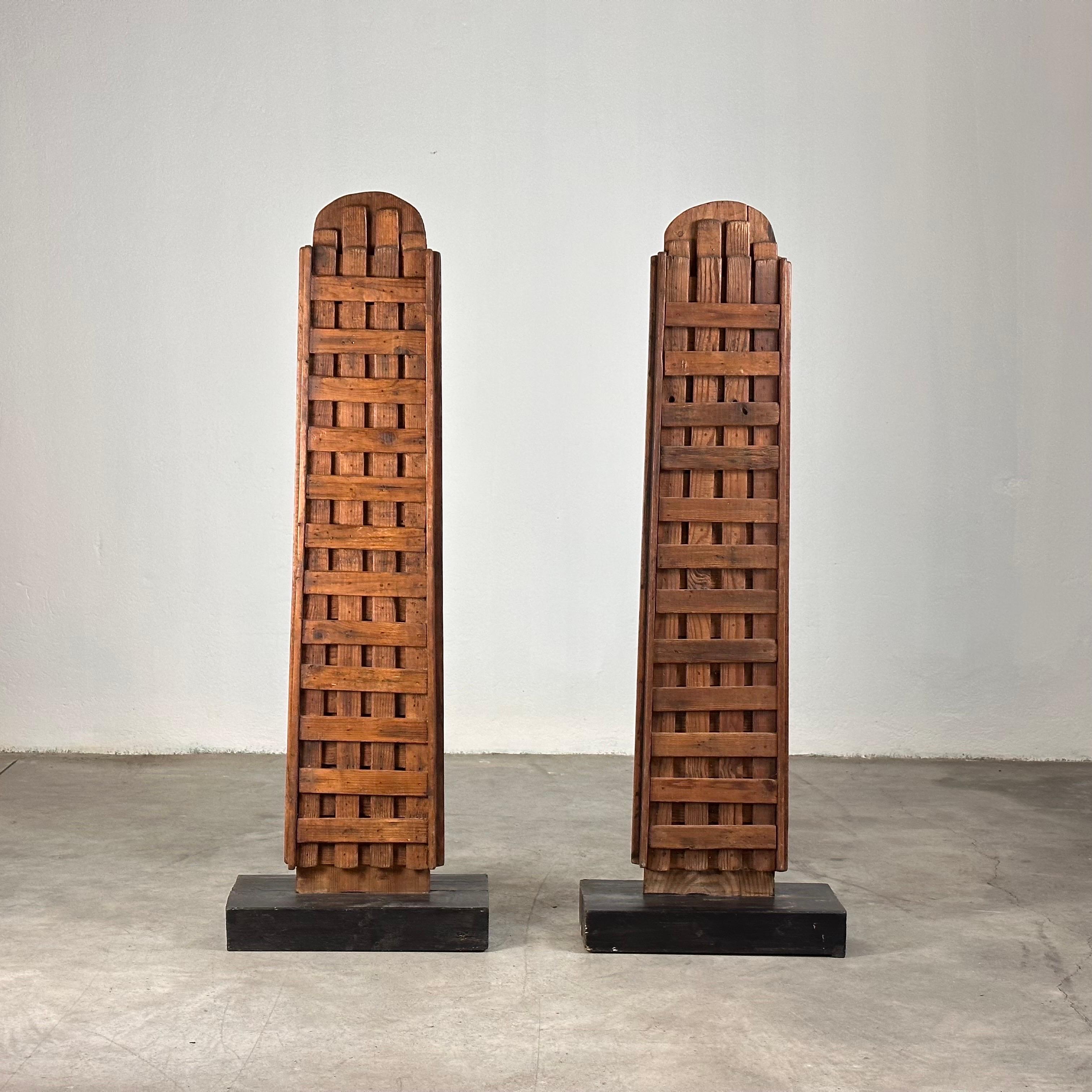 Italian Pair of Sculptural Totem in Walnut by Aldo Guarnieri, 1970s For Sale