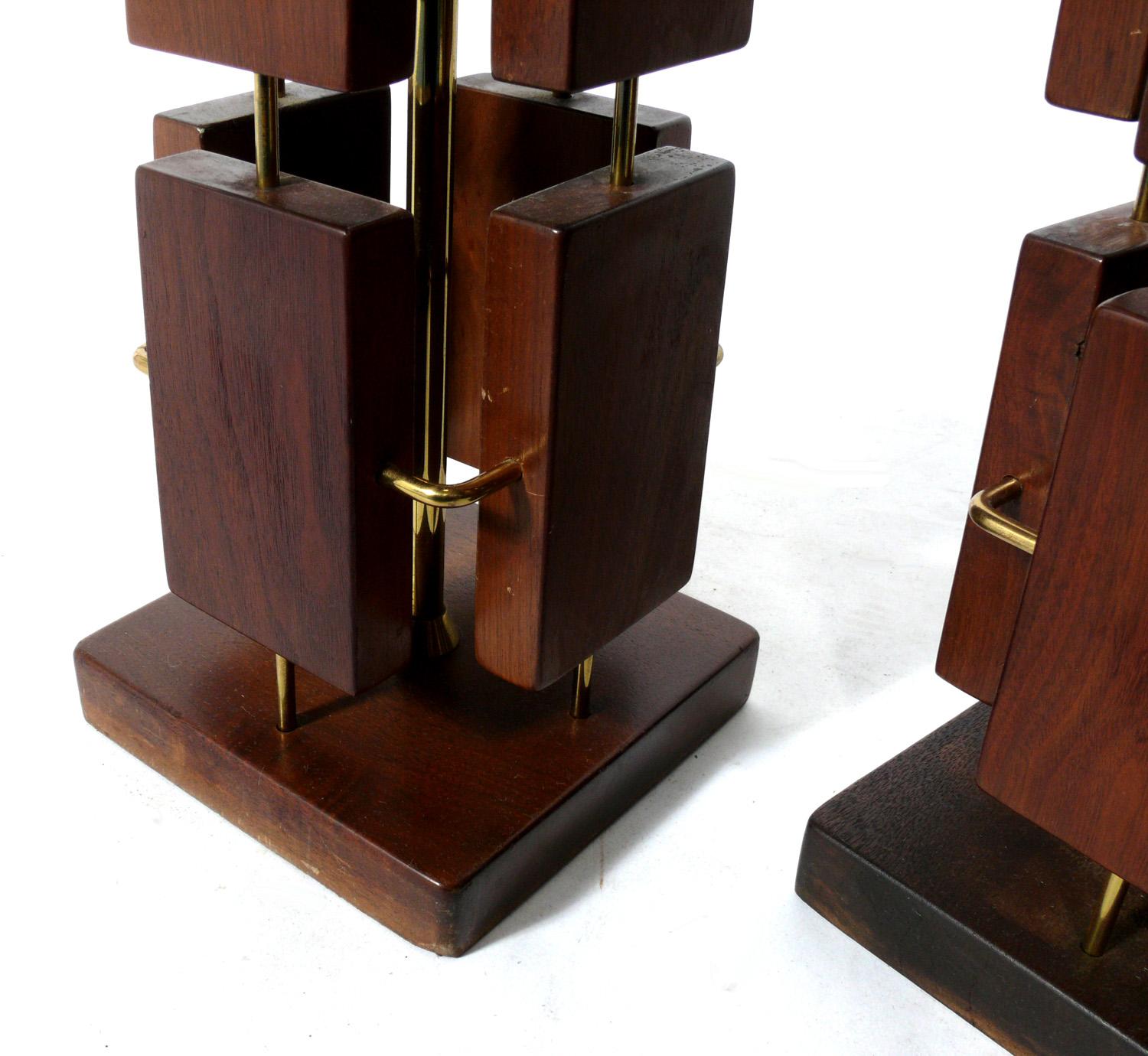 American Pair of Sculptural Walnut and Brass Mid-Century Modern Lamps For Sale