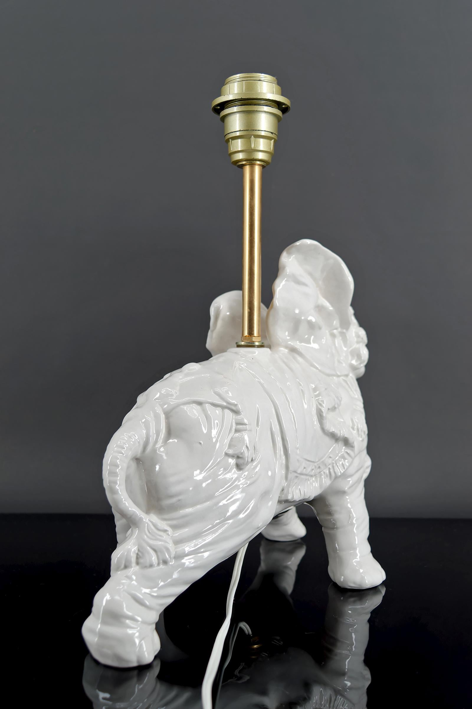 Skulpturale weiße Keramiklampen, Elefanten, Italien, um 1970, Paar im Angebot 5