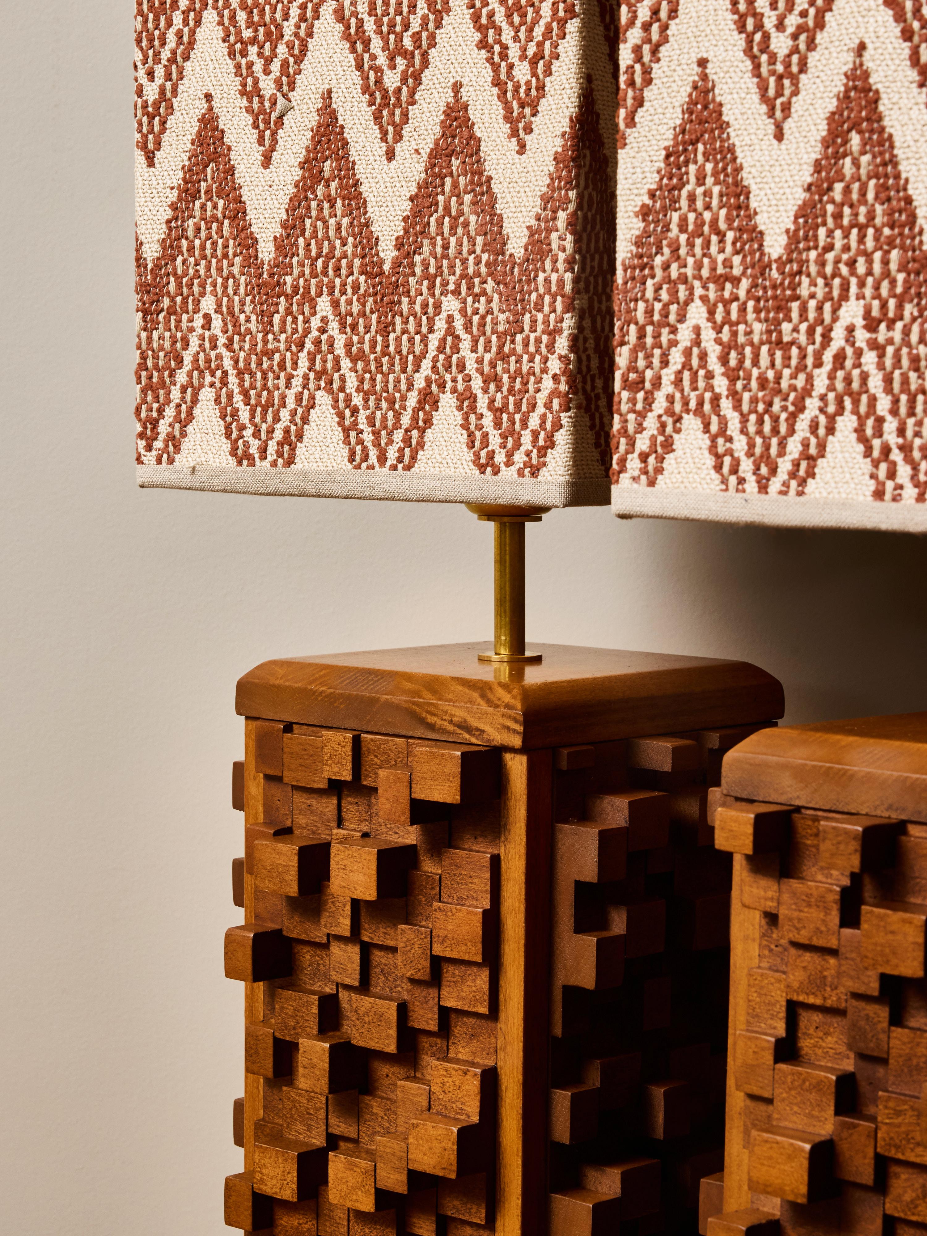 Pair of Sculptural Wood Table Lamps with Geometric Shades im Angebot 3