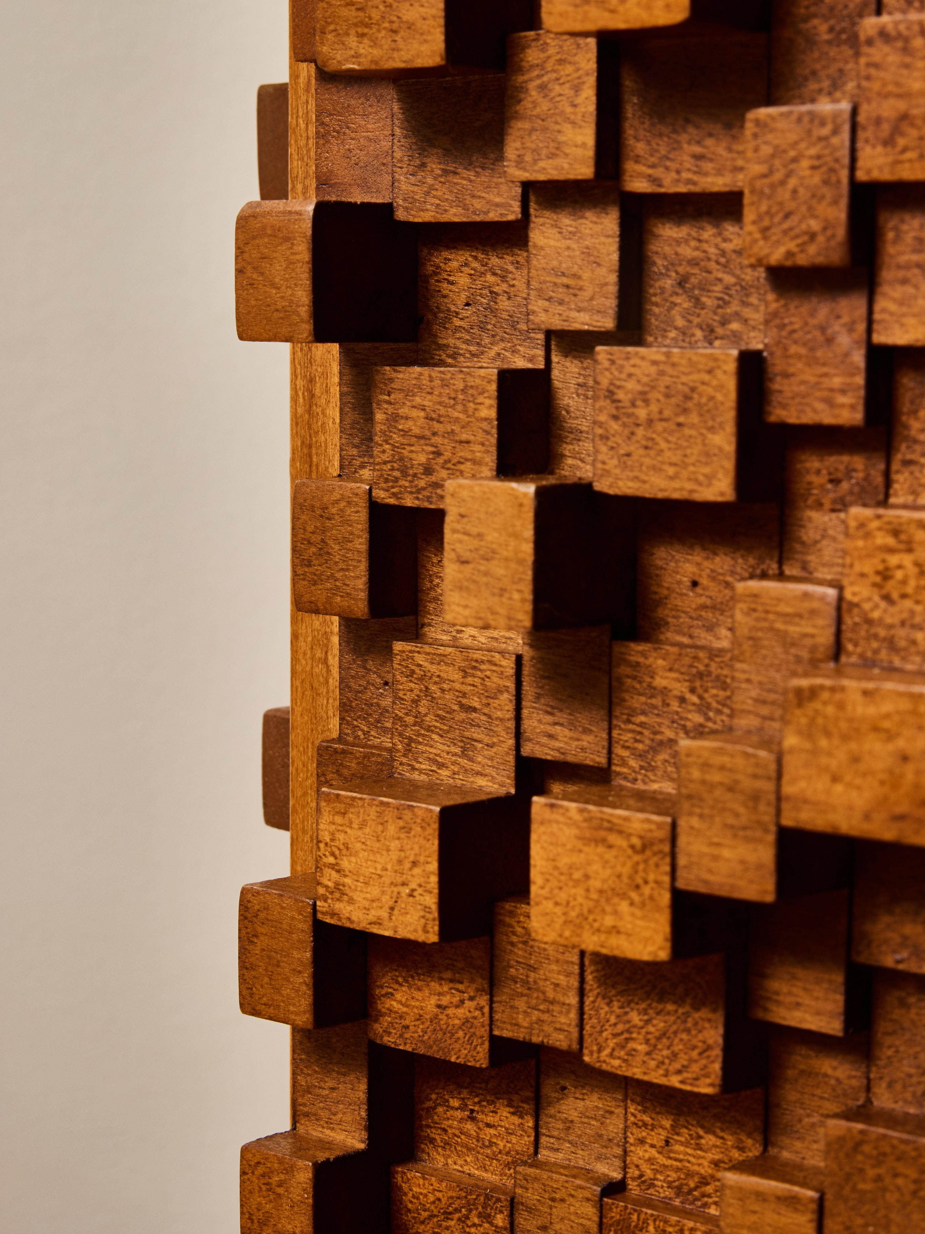 Pair of Sculptural Wood Table Lamps with Geometric Shades im Angebot 4