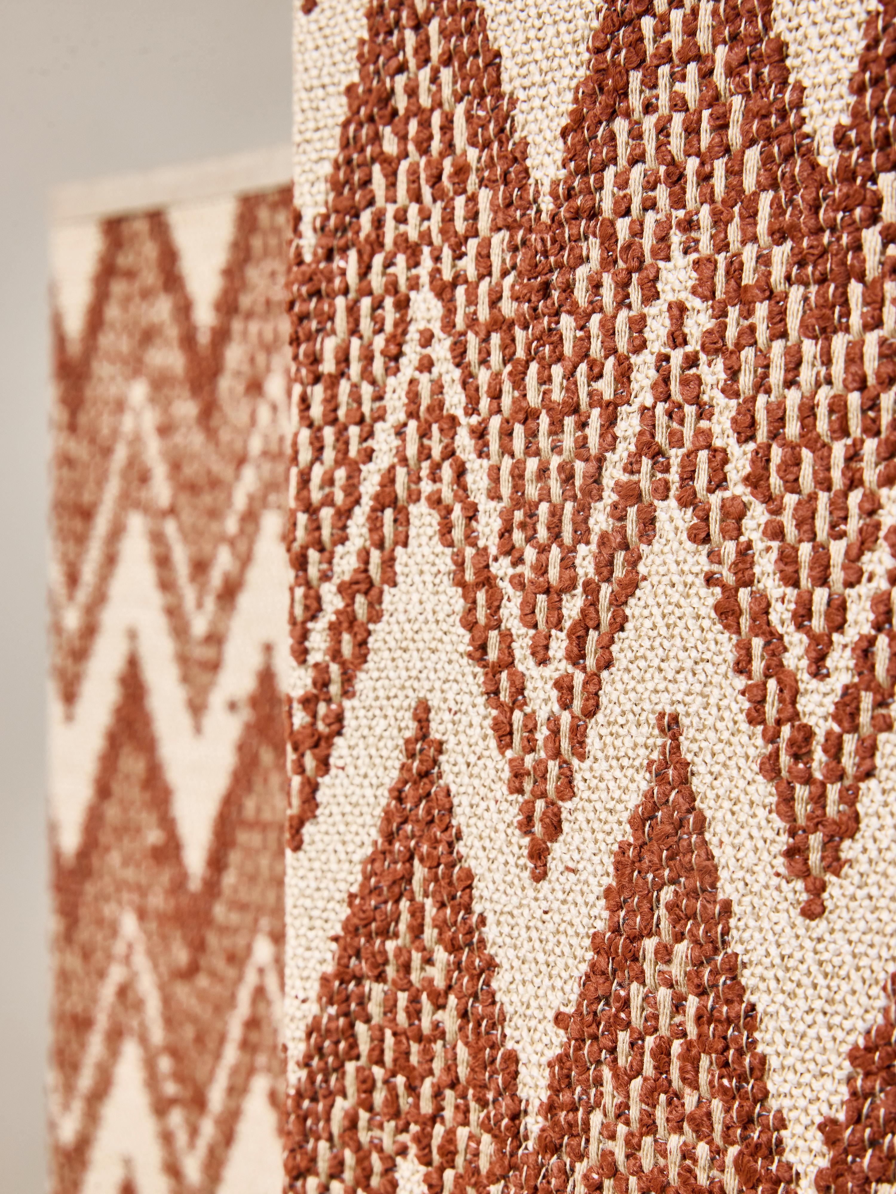 Pair of Sculptural Wood Table Lamps with Geometric Shades im Angebot 5