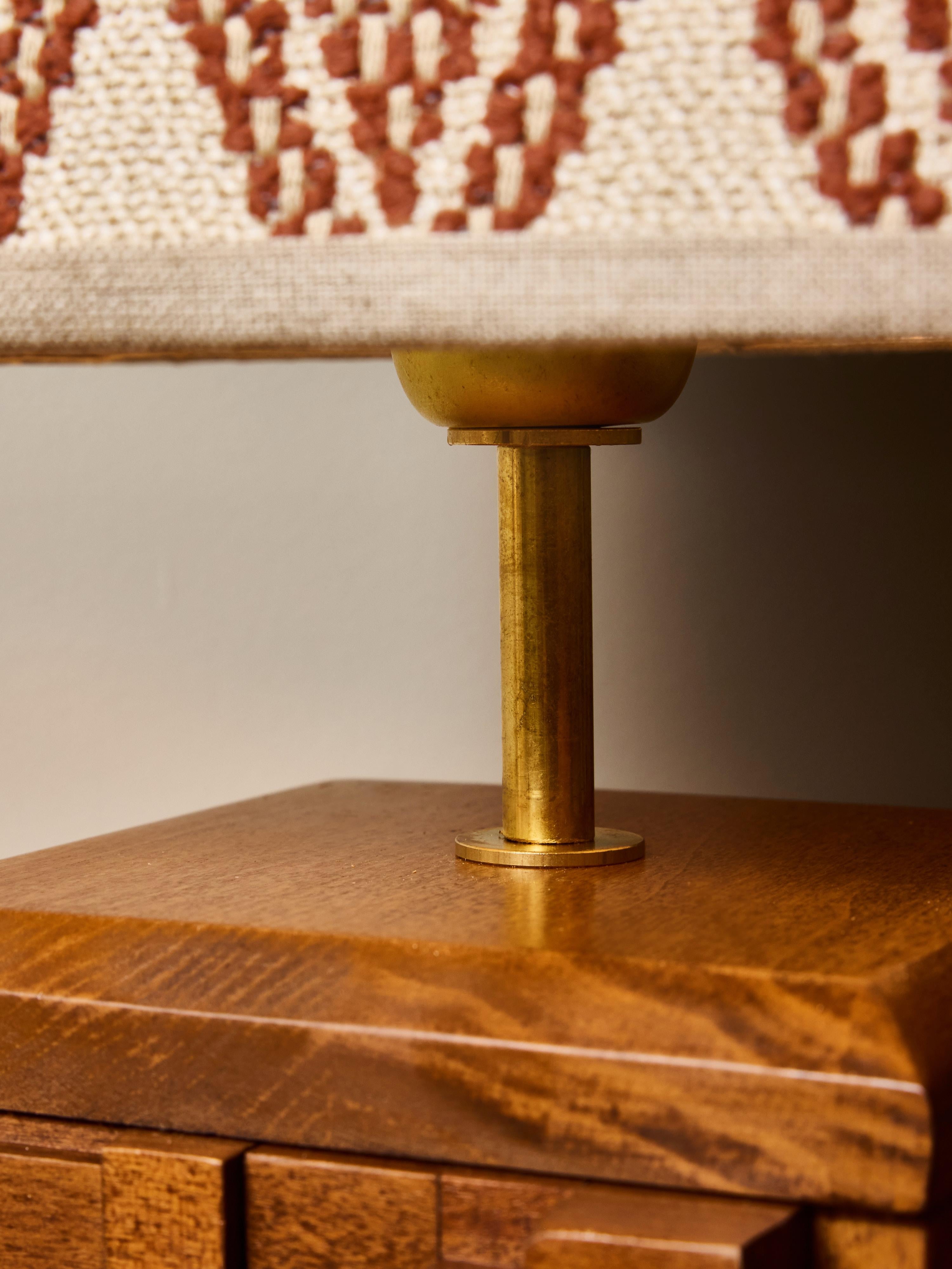 Pair of Sculptural Wood Table Lamps with Geometric Shades im Angebot 6