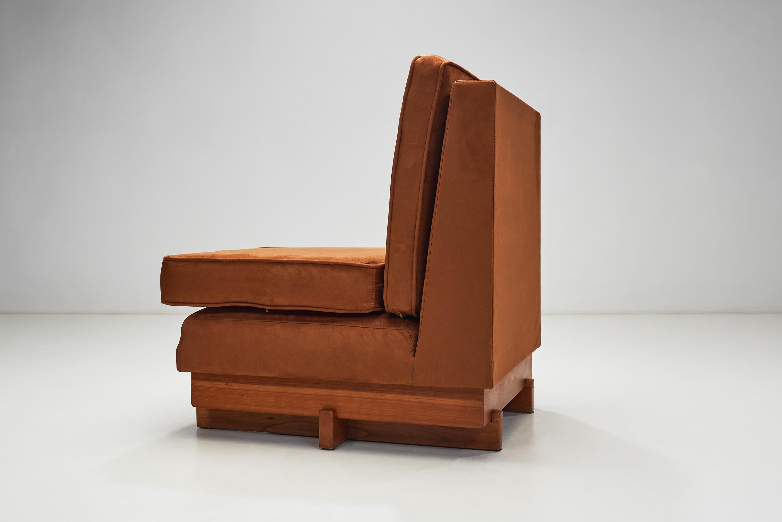Paar skulpturale Loungesessel aus Holz mit Cognac-Polsterung, Europa 1970er Jahre im Angebot 2