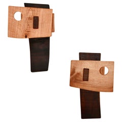 Paar skulpturale Wandleuchter aus Holz von Degivry
