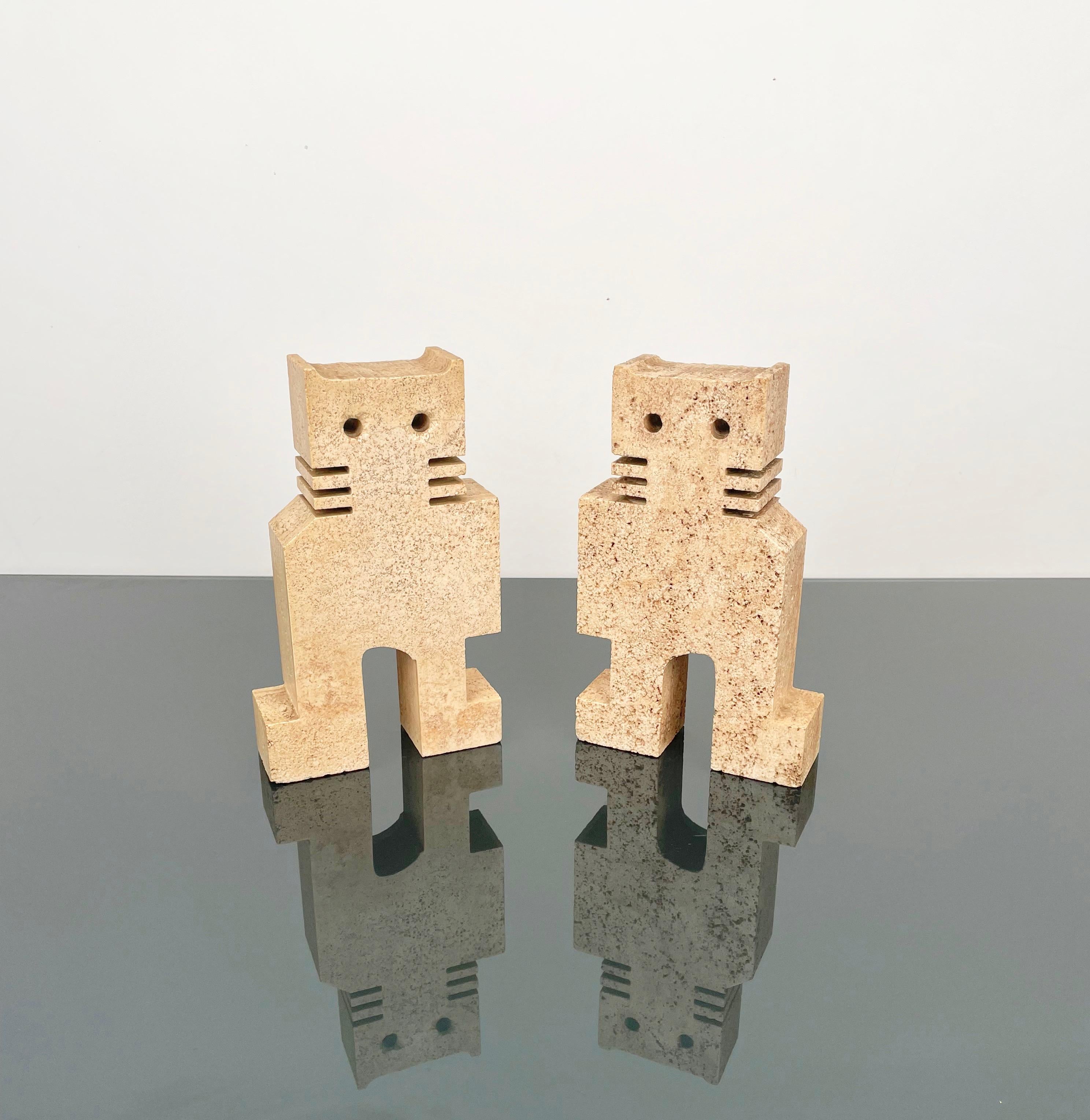Mid-Century Modern Pair of Sculptures Bookends Cats in Travertine Fratelli Mannelli, Italy 1970s