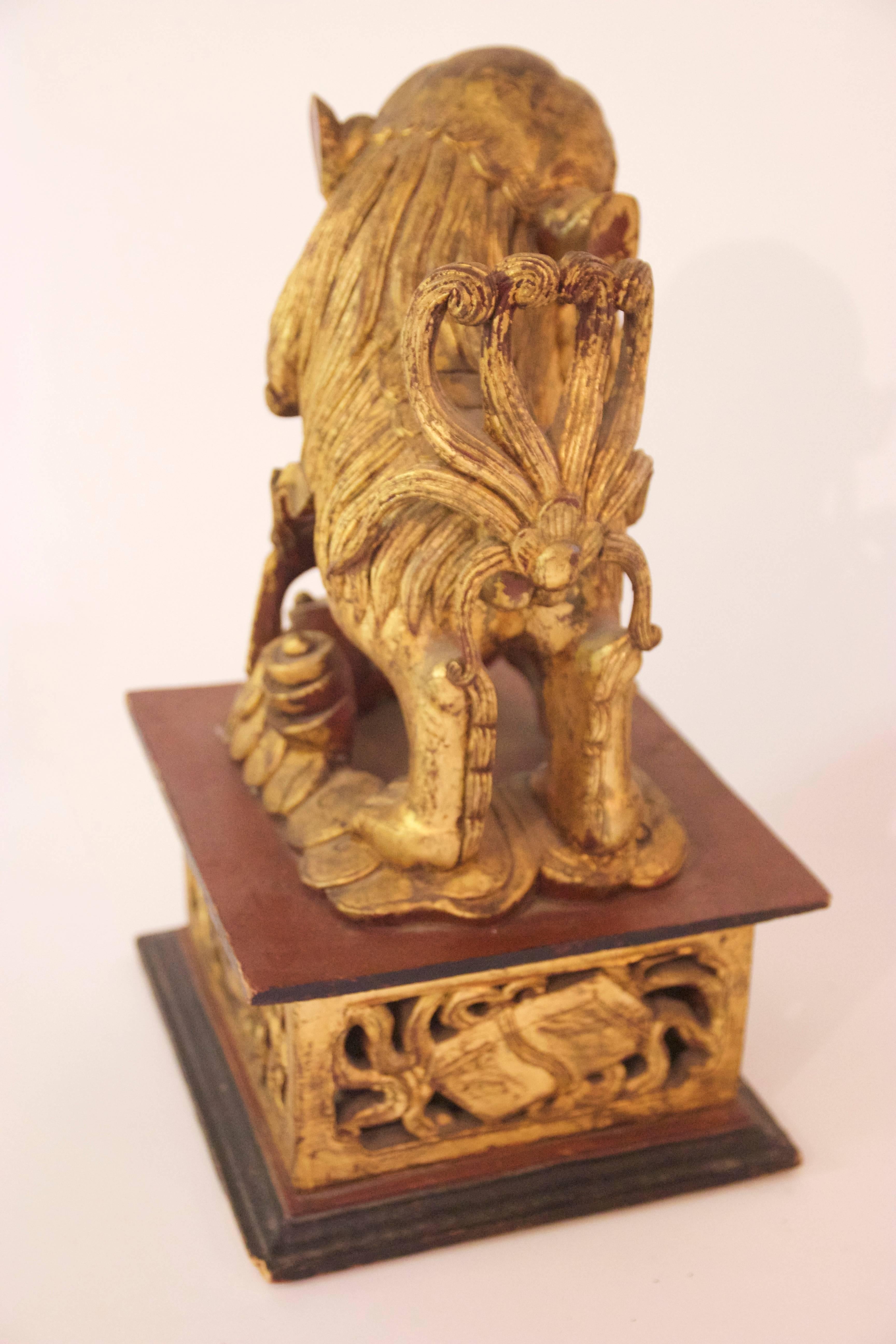 Pair of Sculptures, Dogs of Fô, Carved Wood with Gold Leaf, circa 1880, China 2