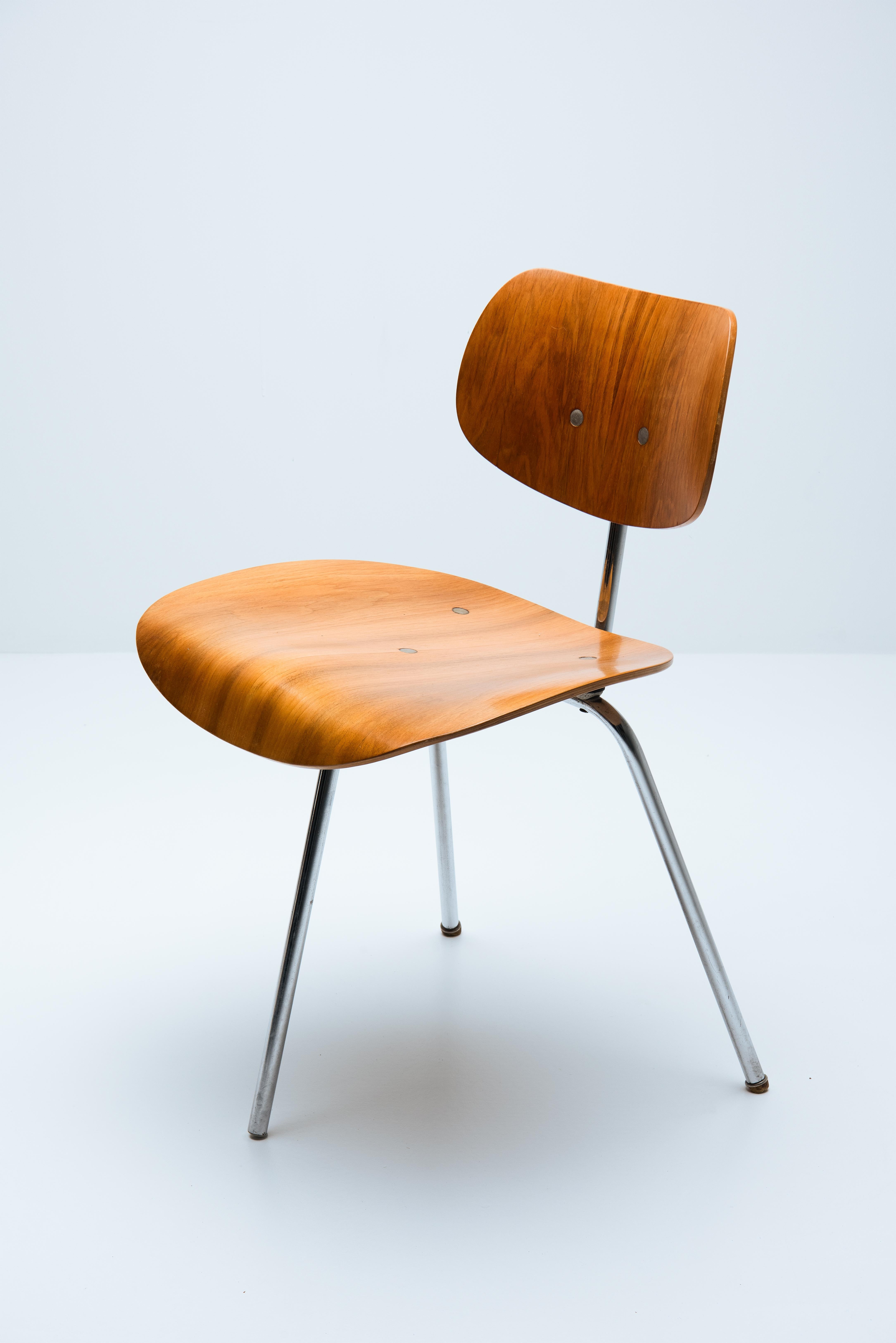 Ein Paar Se69-Stühle - Wilde & Spieth - Egon Eiermann im Angebot 2