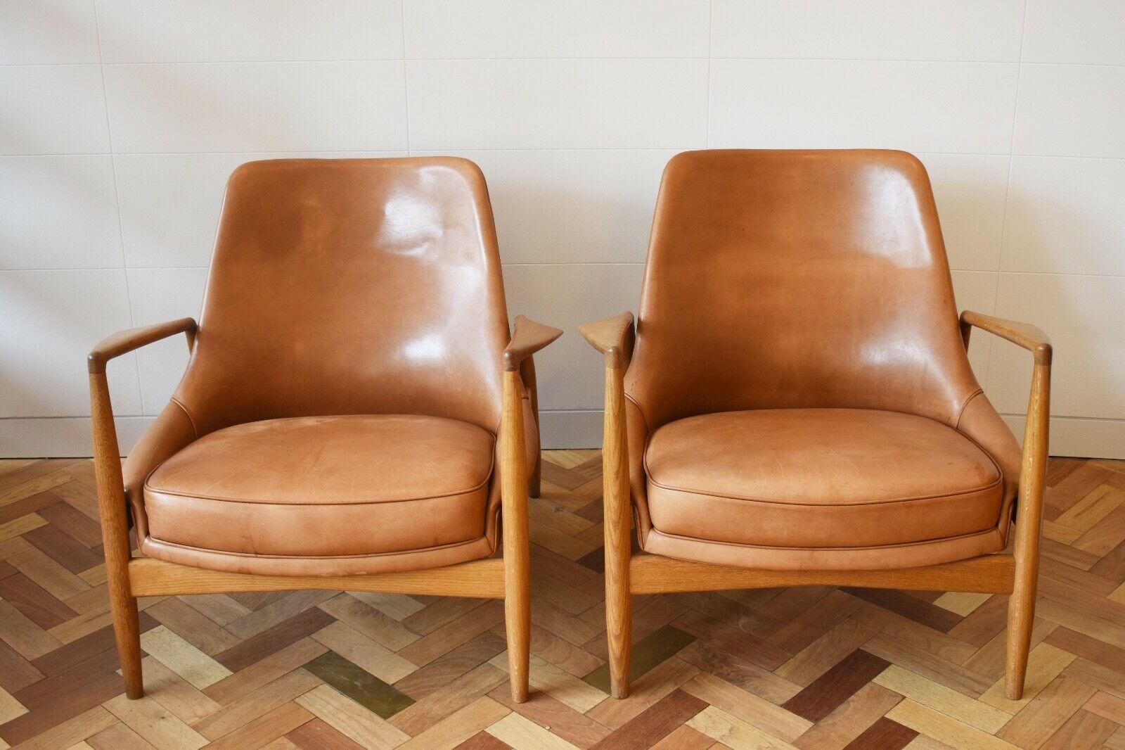 Contemporary Pair of ‘Seal’ Lounge Chairs Produced by Ib Kofod-Larsen for Brdr Petersens