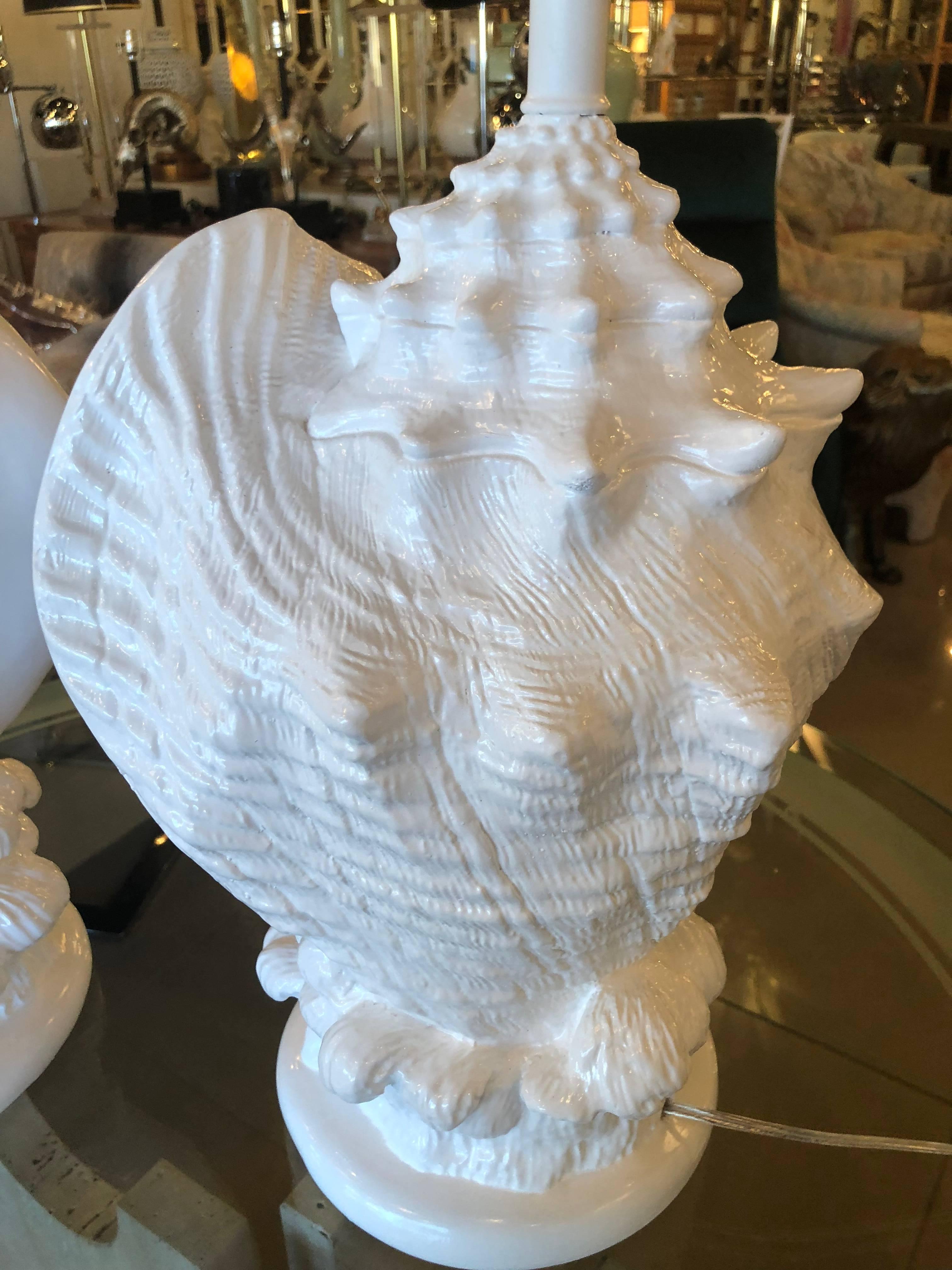 Pair of Seashell Shell Plaster White Lacquered Table Lamps Chrome Hardware In Excellent Condition In West Palm Beach, FL
