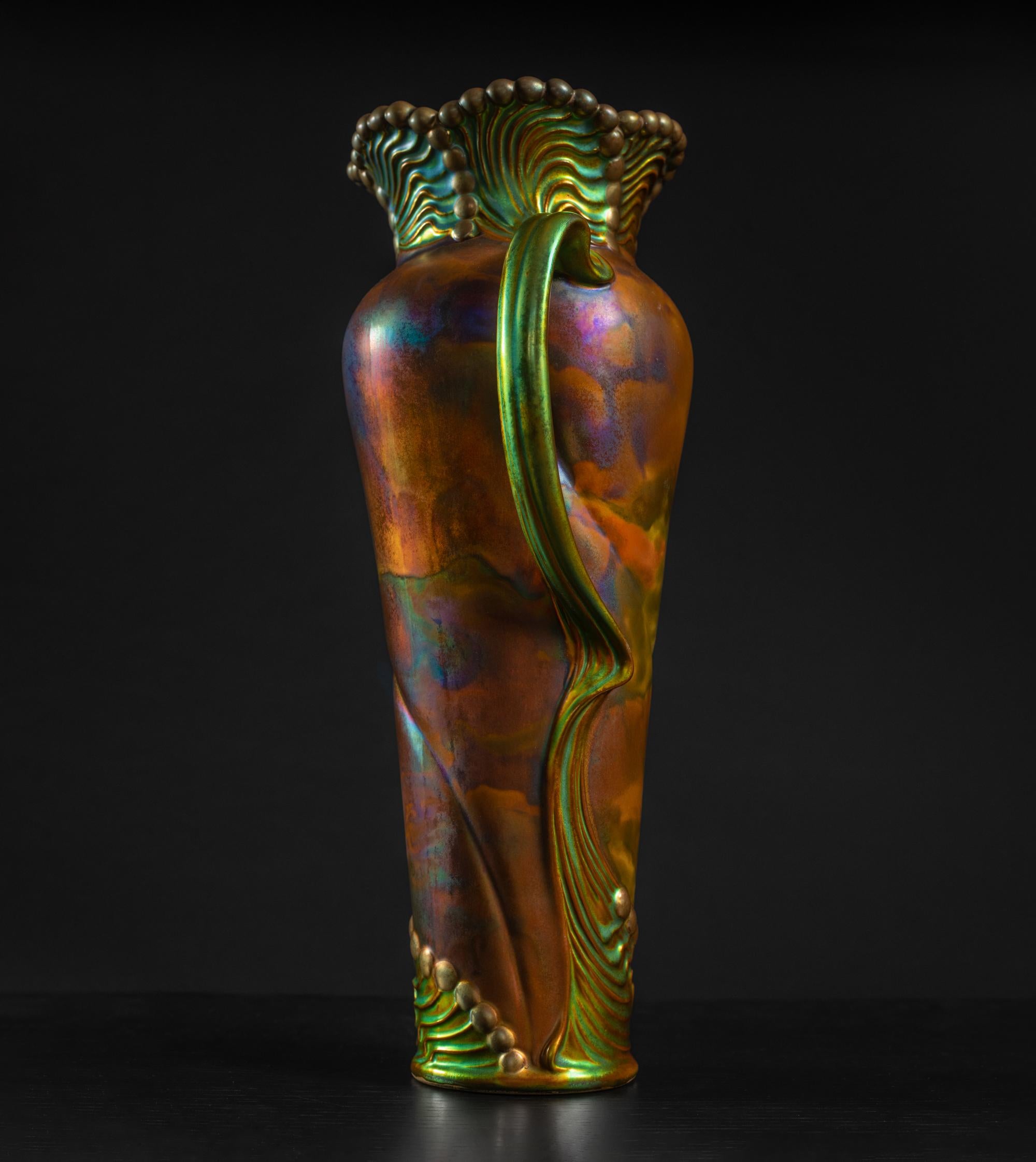 Vasen aus der Sezessionszeit von Lajos Mack für Zsolnay, Paar (Ungarisch) im Angebot