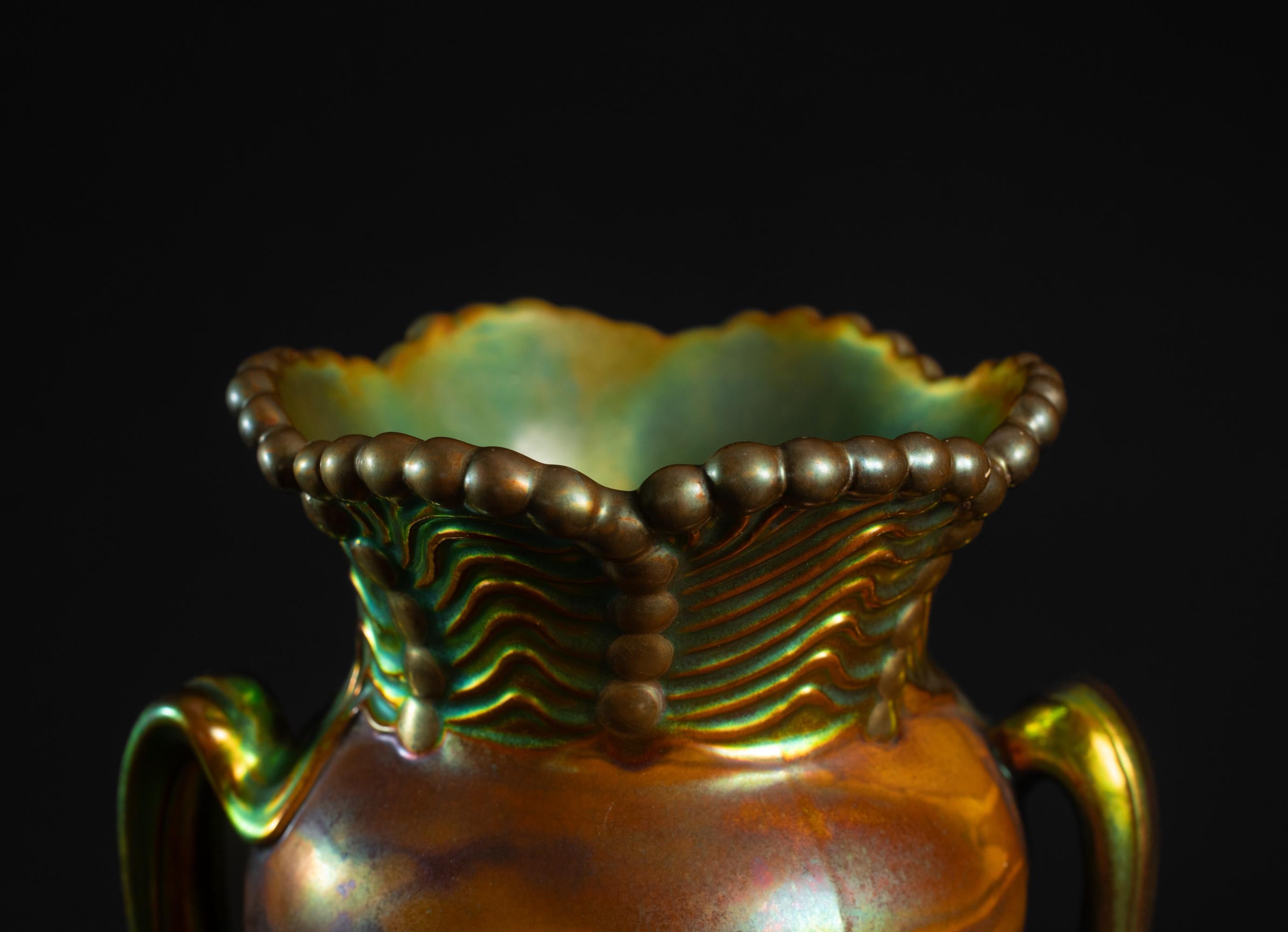 Vasen aus der Sezessionszeit von Lajos Mack für Zsolnay, Paar im Zustand „Hervorragend“ im Angebot in Chicago, US