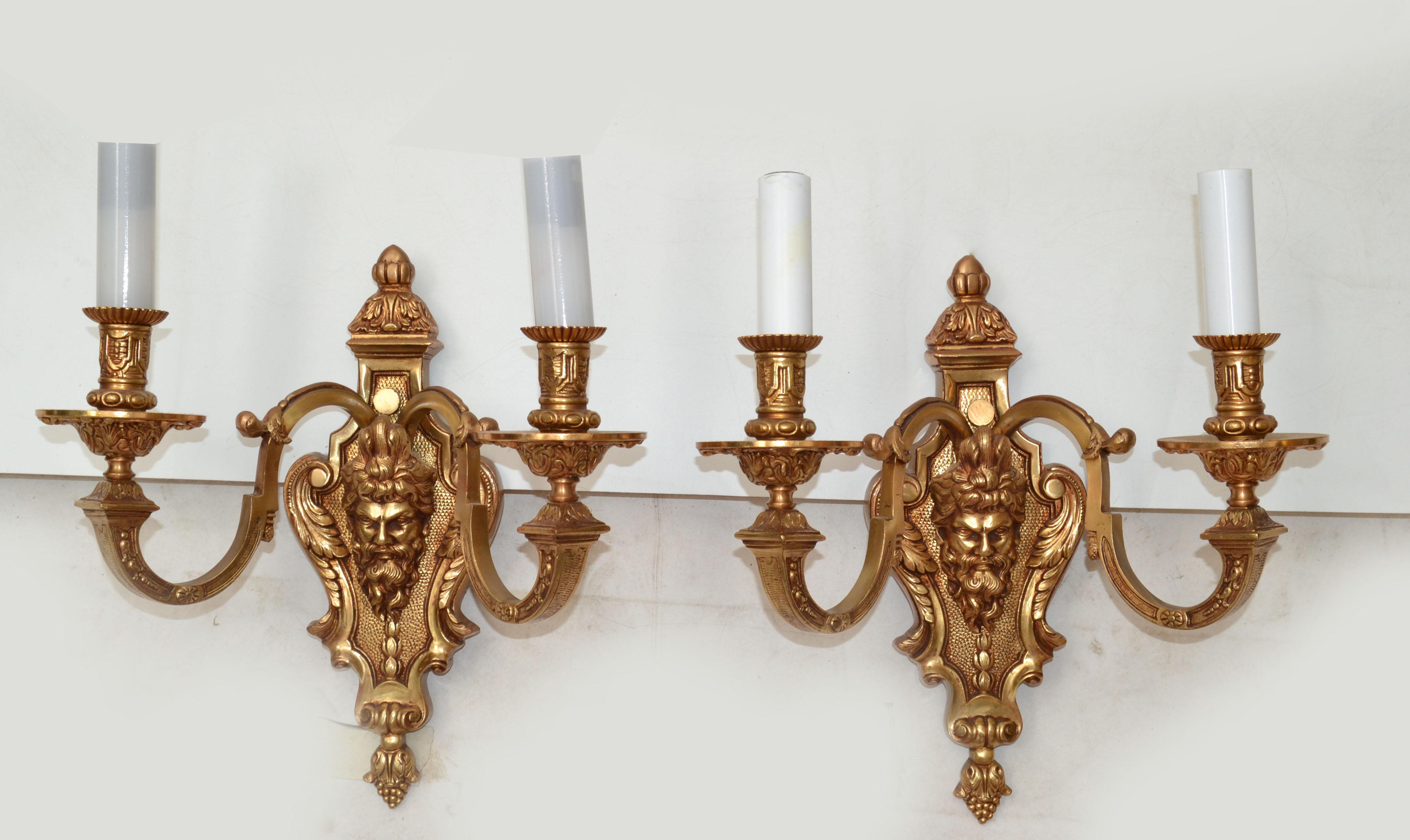 French Pair of Second Empire Heavy 2 Light Bronze Sconces Wall Lights Late 19th Century For Sale