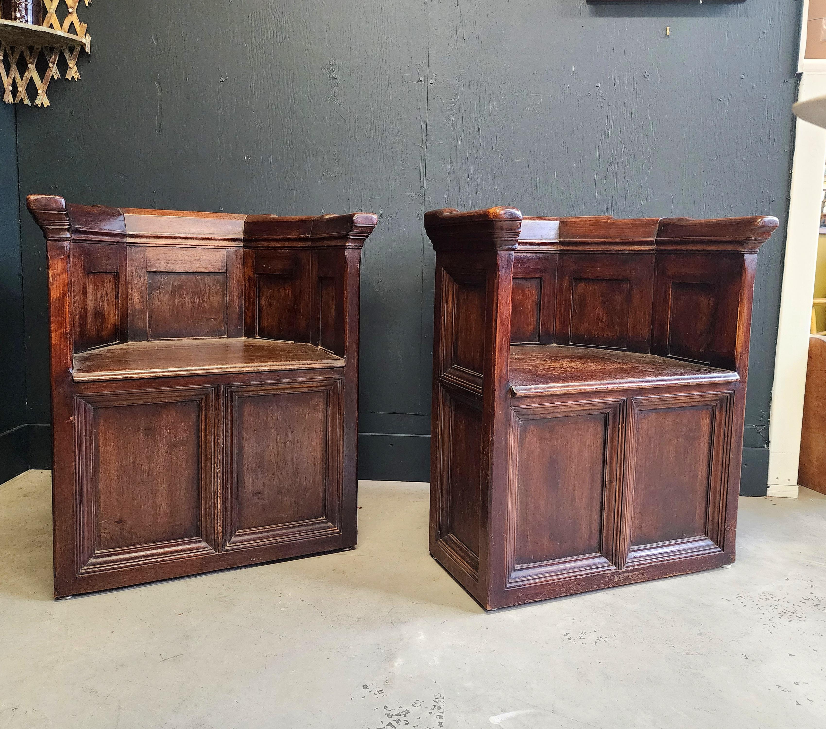 Pair of Italian Chairs Tuscany Sedile a Pozzetto  5
