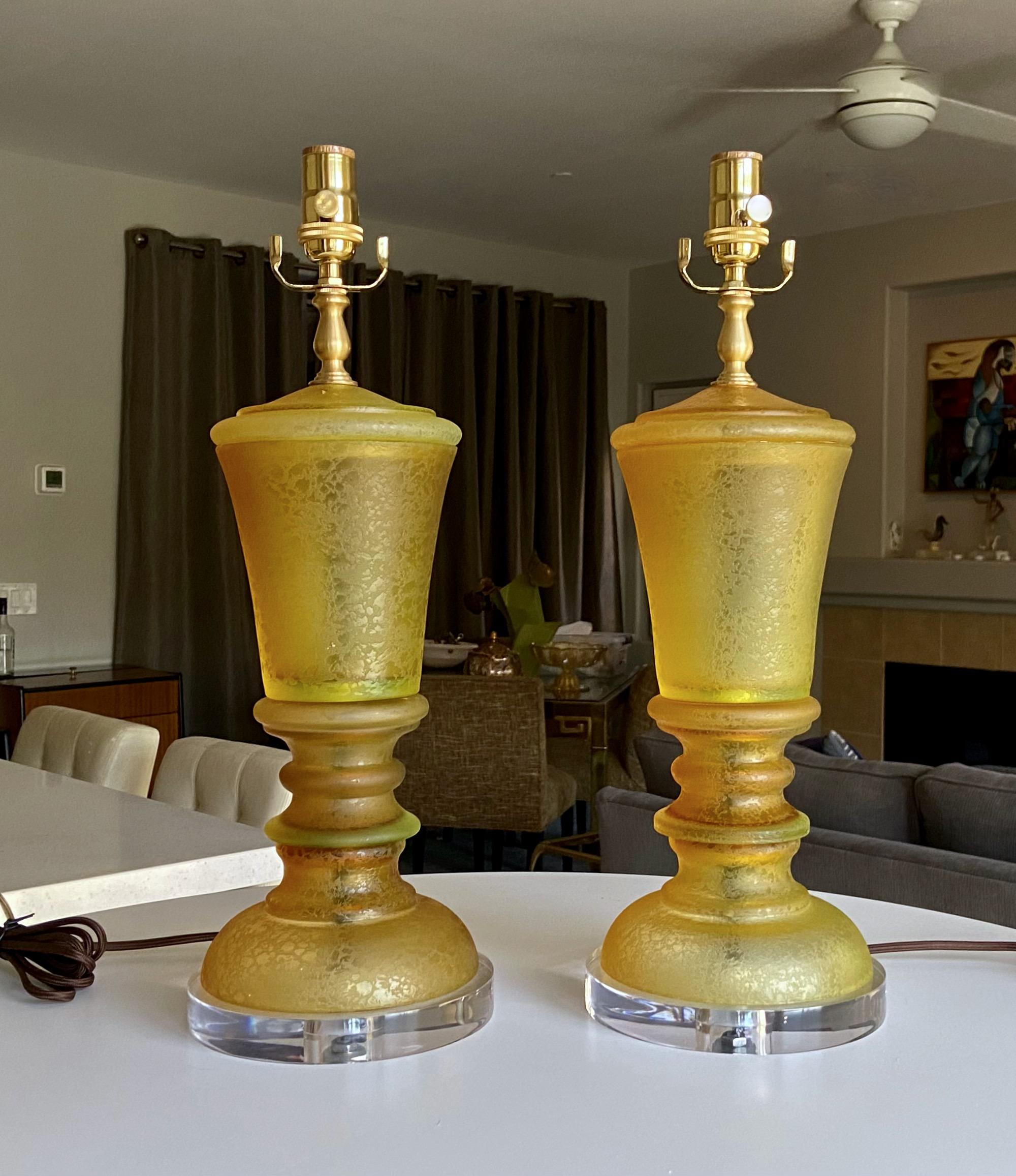 Pair of Seguso Murano Amber Corroso Table Lamps In Good Condition For Sale In Palm Springs, CA