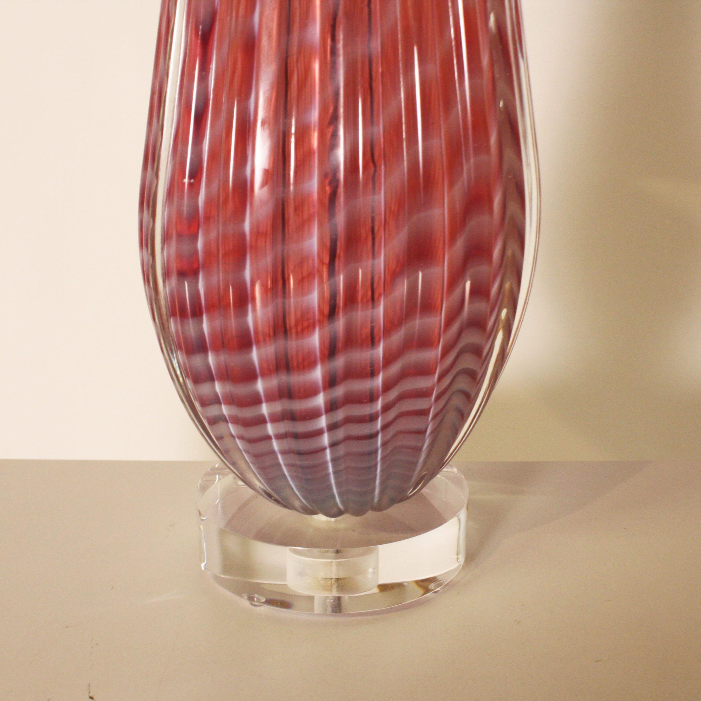 Pair of Seguso Pink Opalescent Murano Lamps, circa 1950 In Good Condition In Dallas, TX