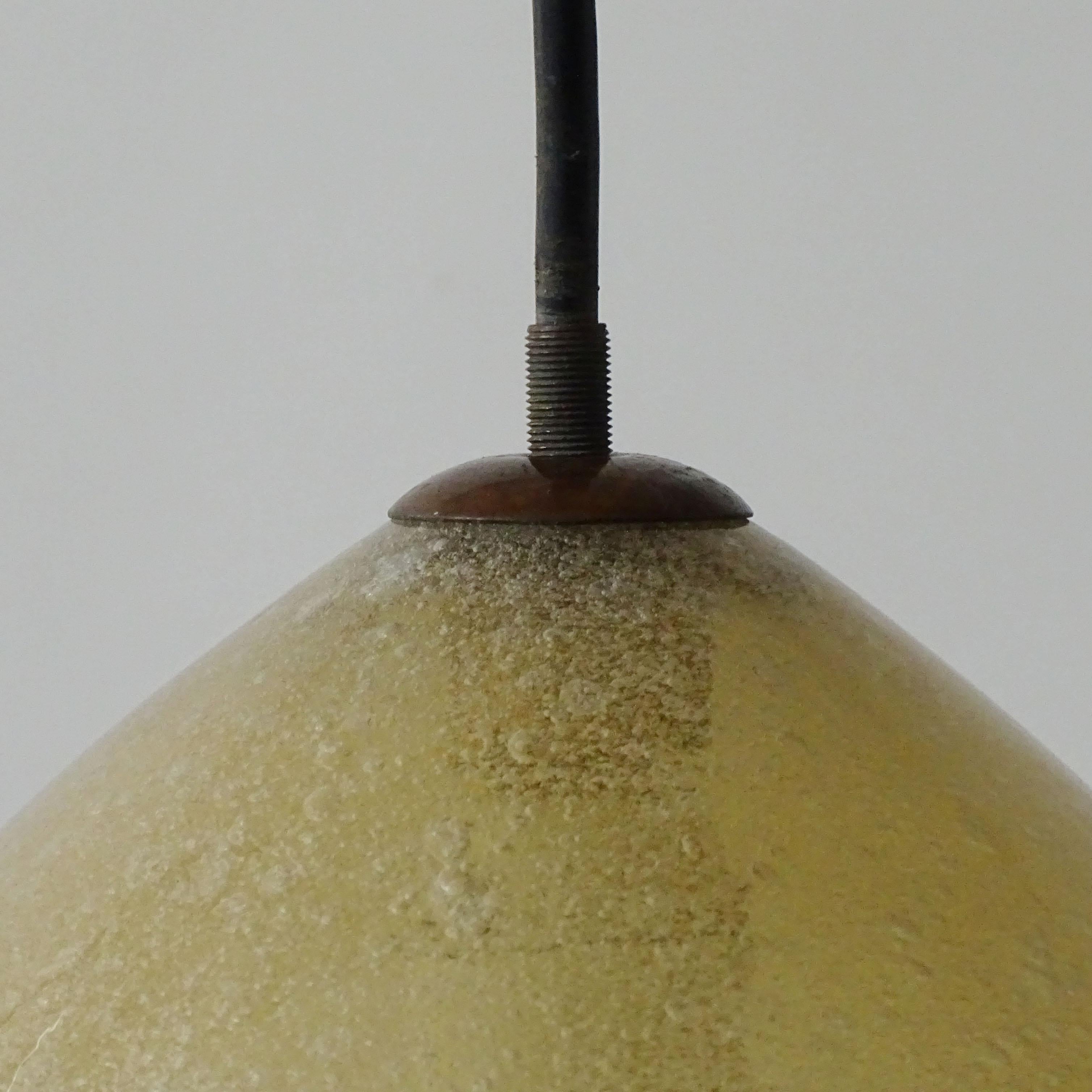Mid-Century Modern Paire de lampes suspendues Seguso en verre de Murano jaune, Italie années 1950 en vente