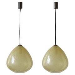 Paire de lampes suspendues Seguso en verre de Murano jaune, Italie années 1950