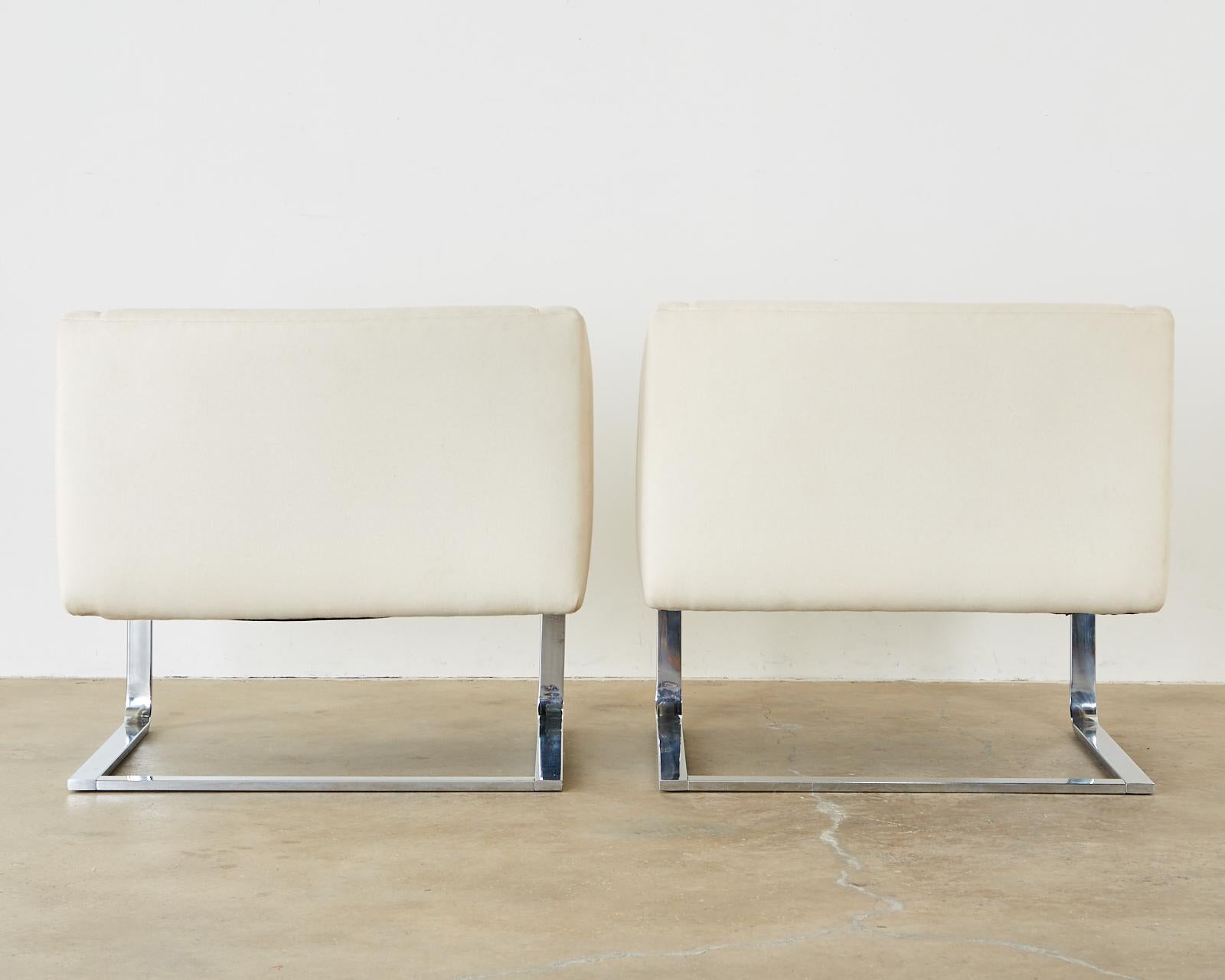 Pair of Selig Mid-Century Modern Cantilever Lounge Chairs 9