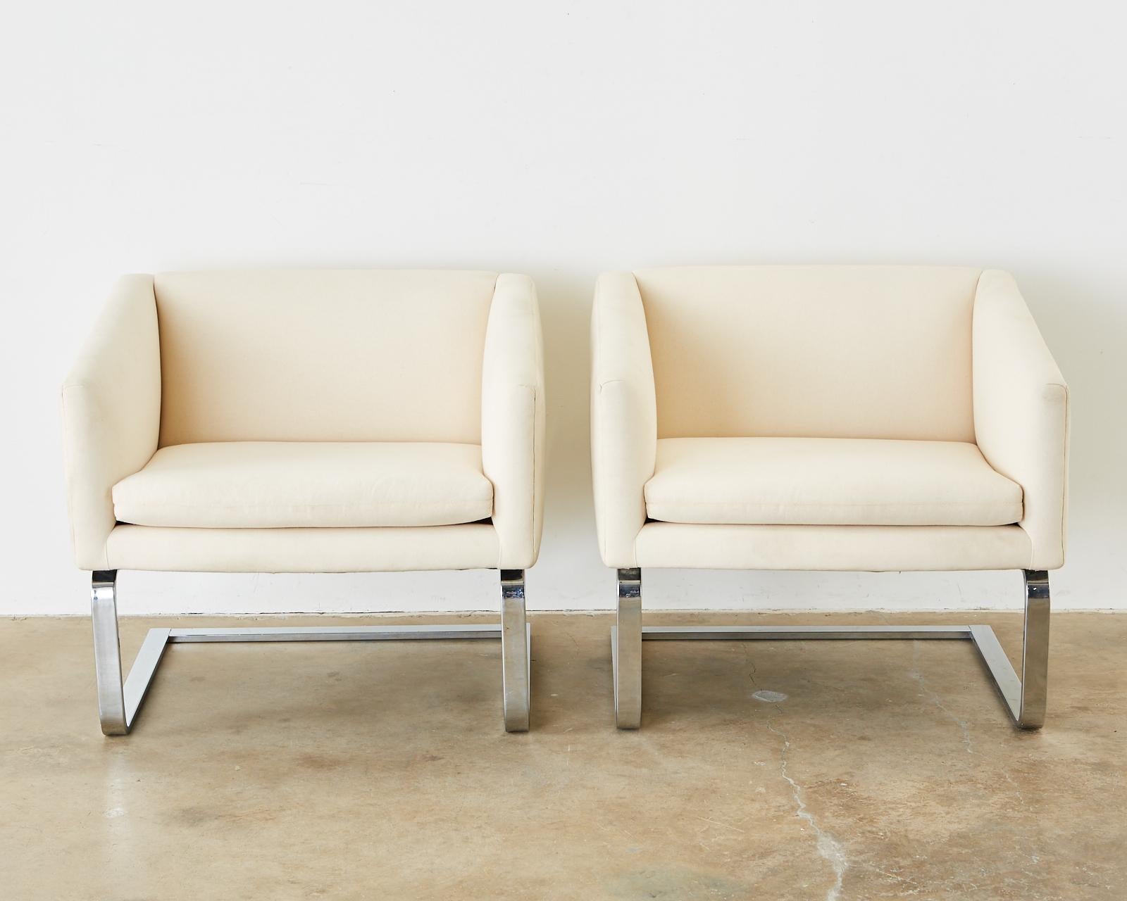 American Pair of Selig Mid-Century Modern Cantilever Lounge Chairs